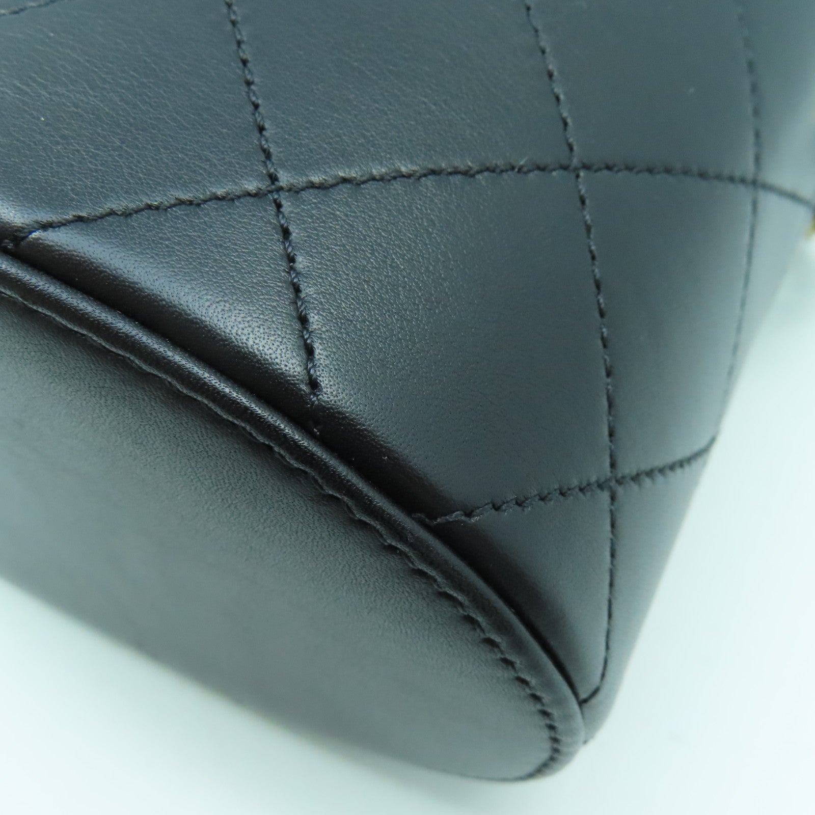 CHANEL 菱格牛皮皮革Chain Shoulder Bag金扣鏈帶肩背袋黑色