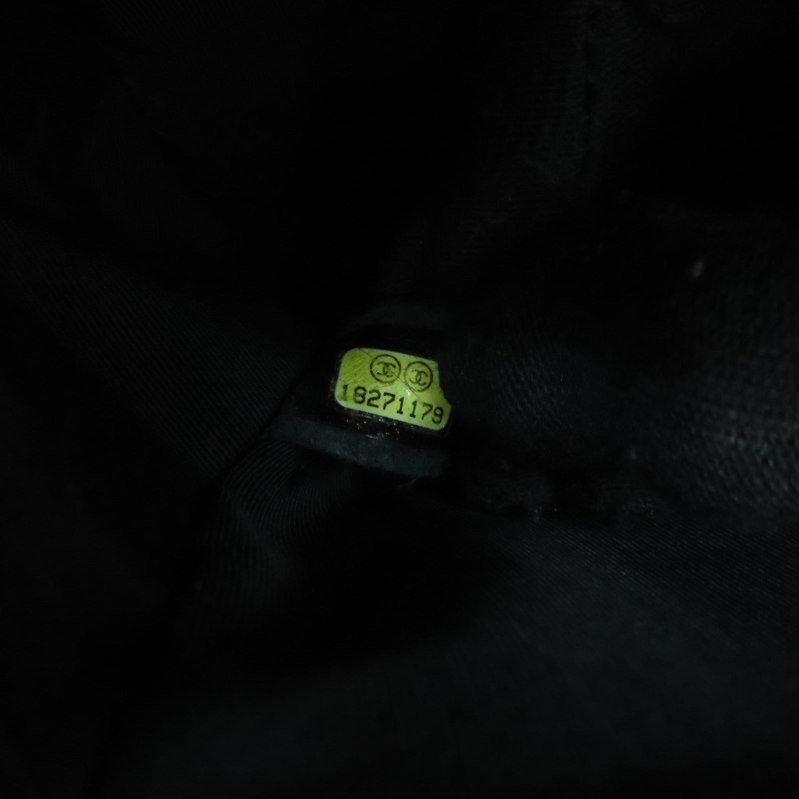 CHANEL 菱格牛皮皮革Boy 25銀扣肩背袋黑色