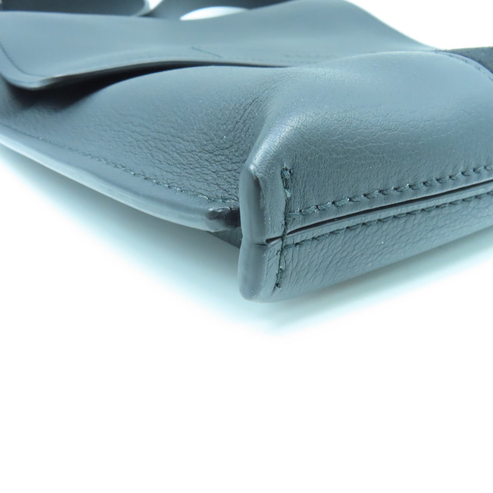 BALLY 牛皮皮革Shoulder Bag黑扣肩背袋黑色