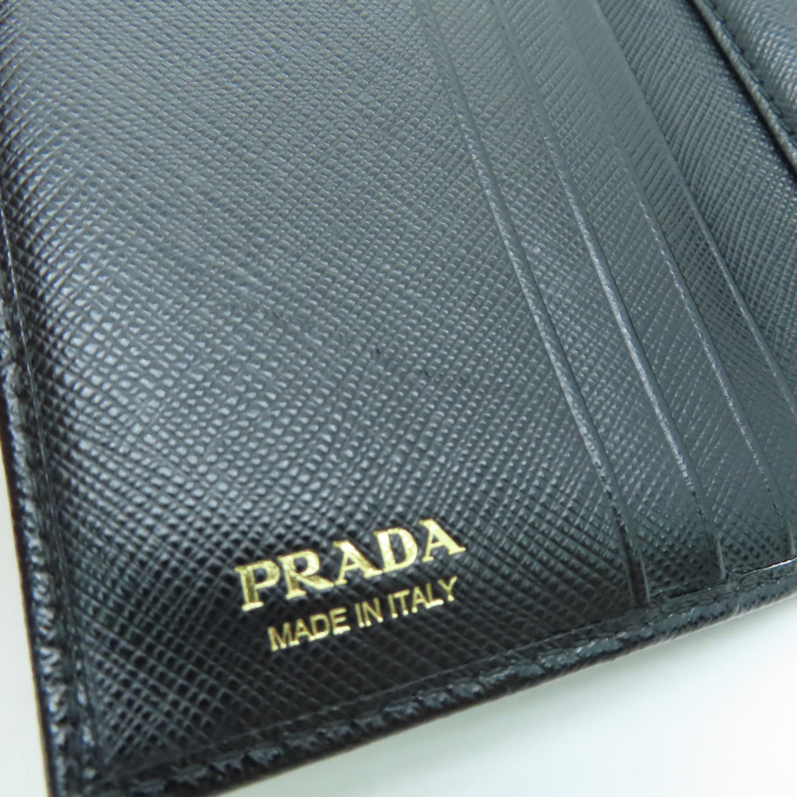 PRADA Saffiano皮革Wallet金扣錢包黑色