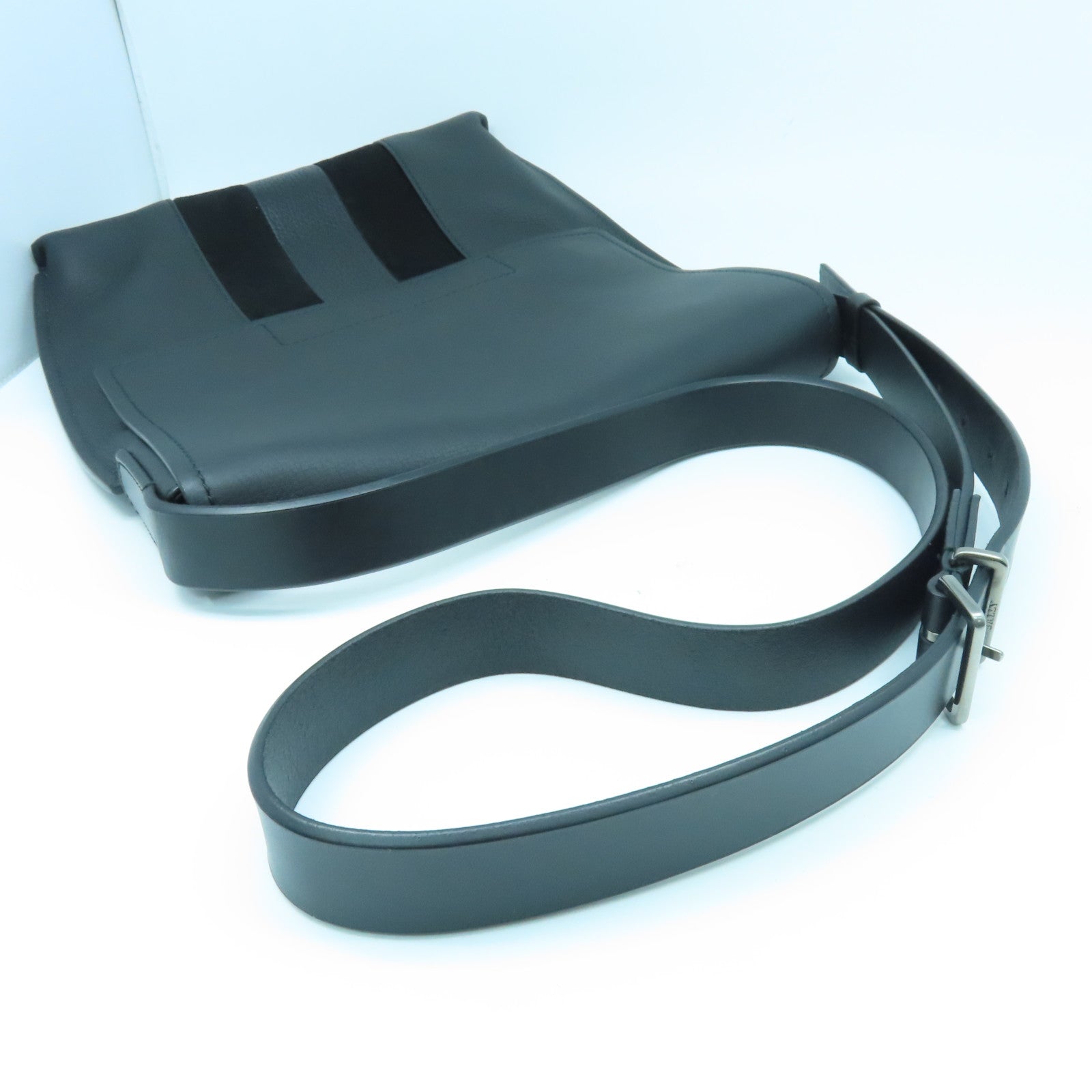 BALLY 牛皮皮革Shoulder Bag黑扣肩背袋黑色