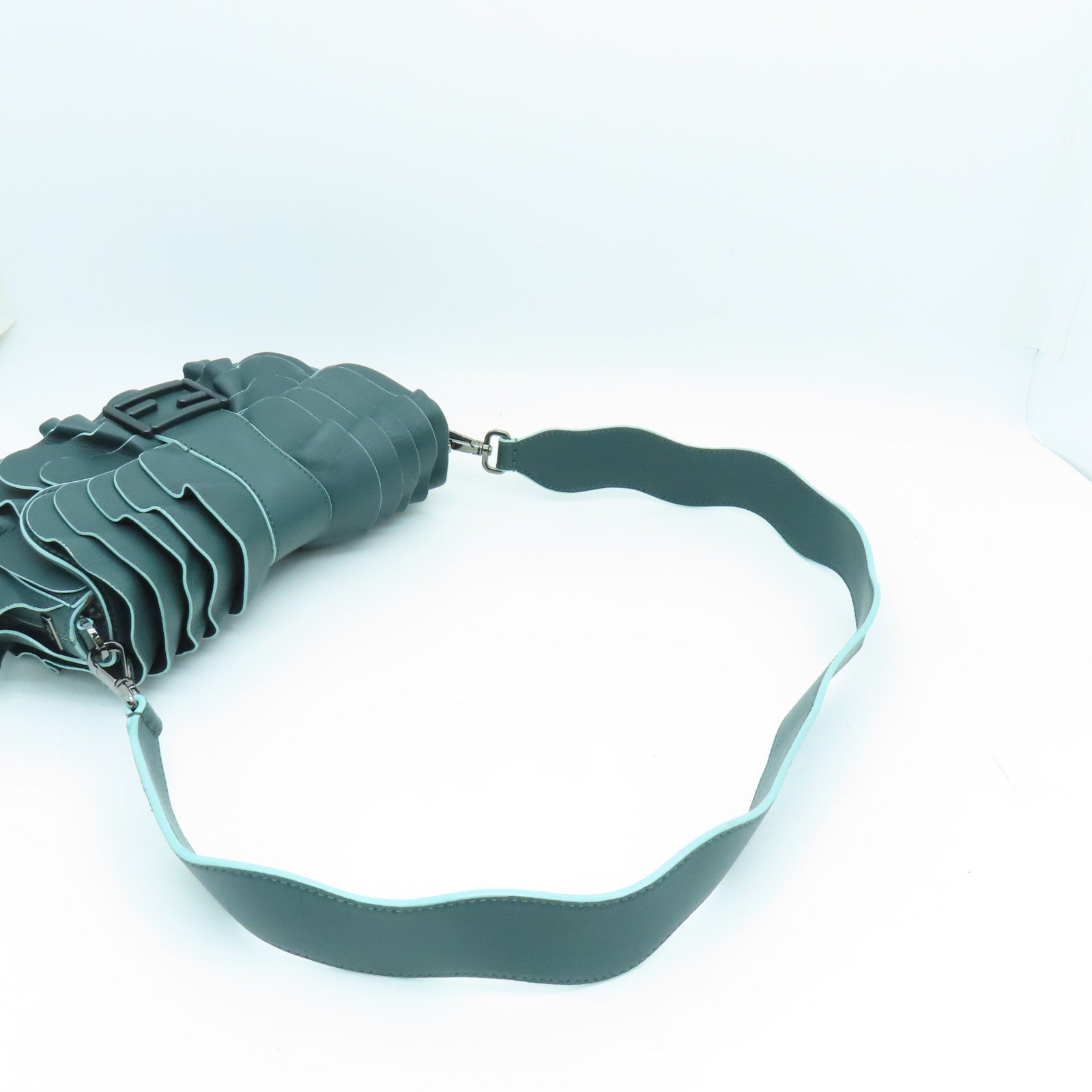 FENDI 牛皮皮革Shoulder Bag銀扣肩背袋綠色