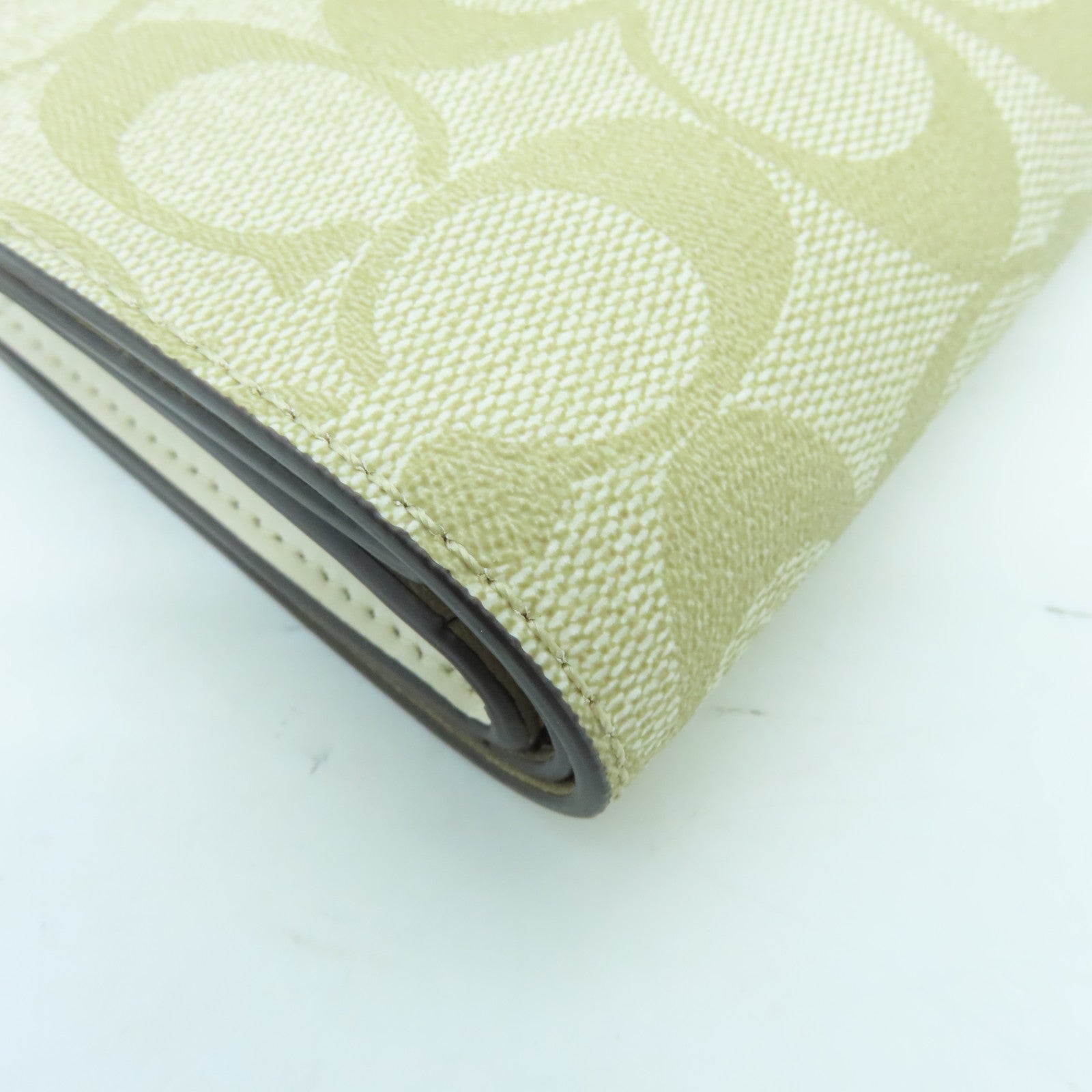 COACH cowhide leather Wallet gold buckle wallet beige