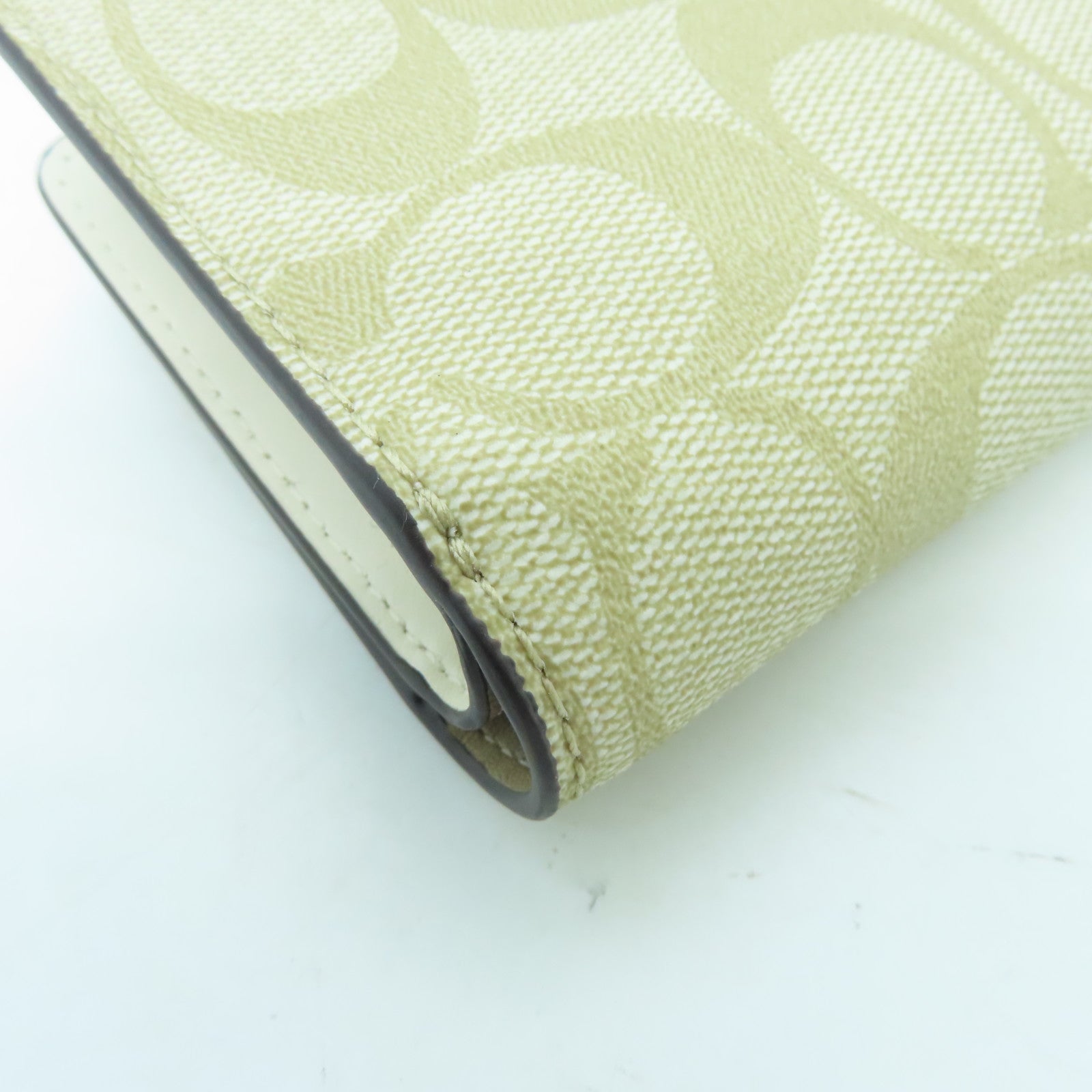 COACH cowhide leather Wallet gold buckle wallet beige