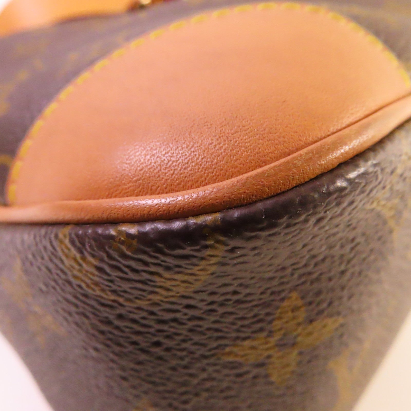 LOUIS VUITTON Monogram Odeon MM Shoulder Bag金扣肩背袋啡色