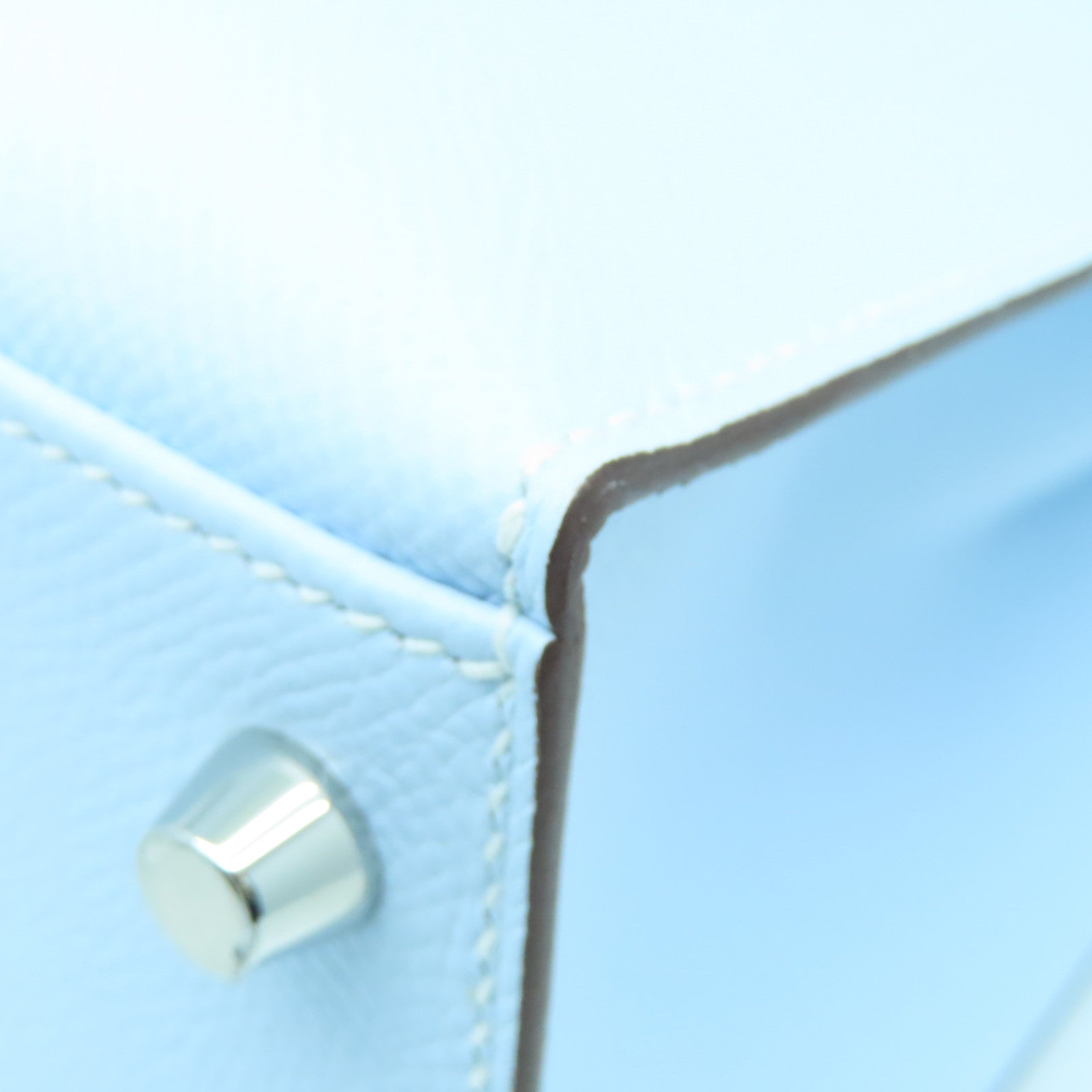 HERMES Epsom皮革Kelly 28銀扣手挽袋Blue Brume淺藍色