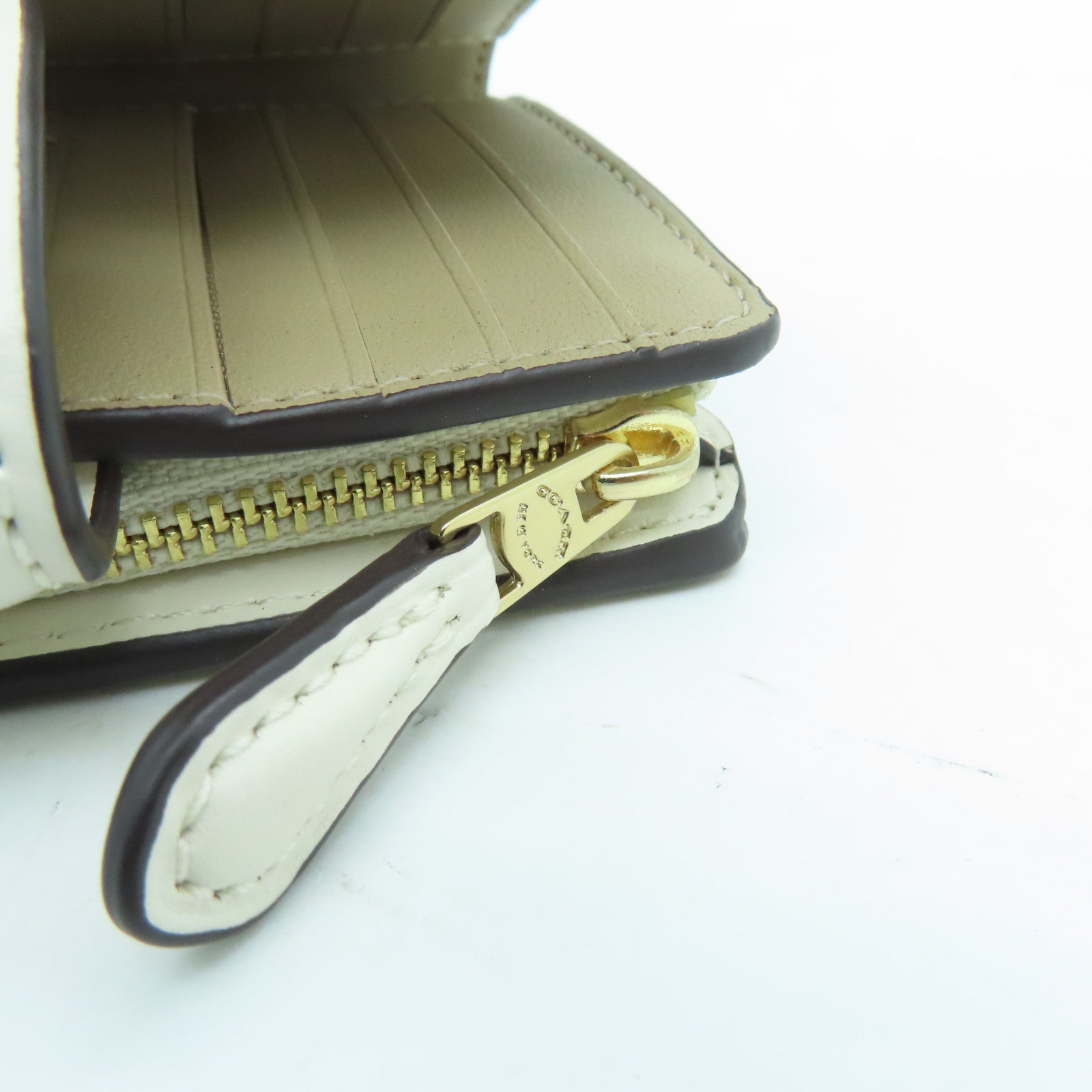 COACH cowhide leather Wallet gold buckle wallet beige