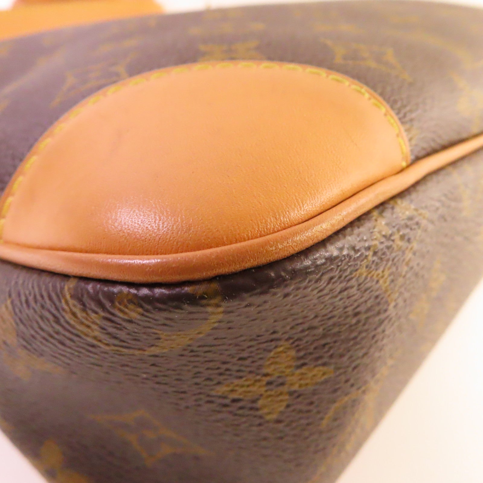 LOUIS VUITTON Monogram Odeon MM Shoulder Bag金扣肩背袋啡色