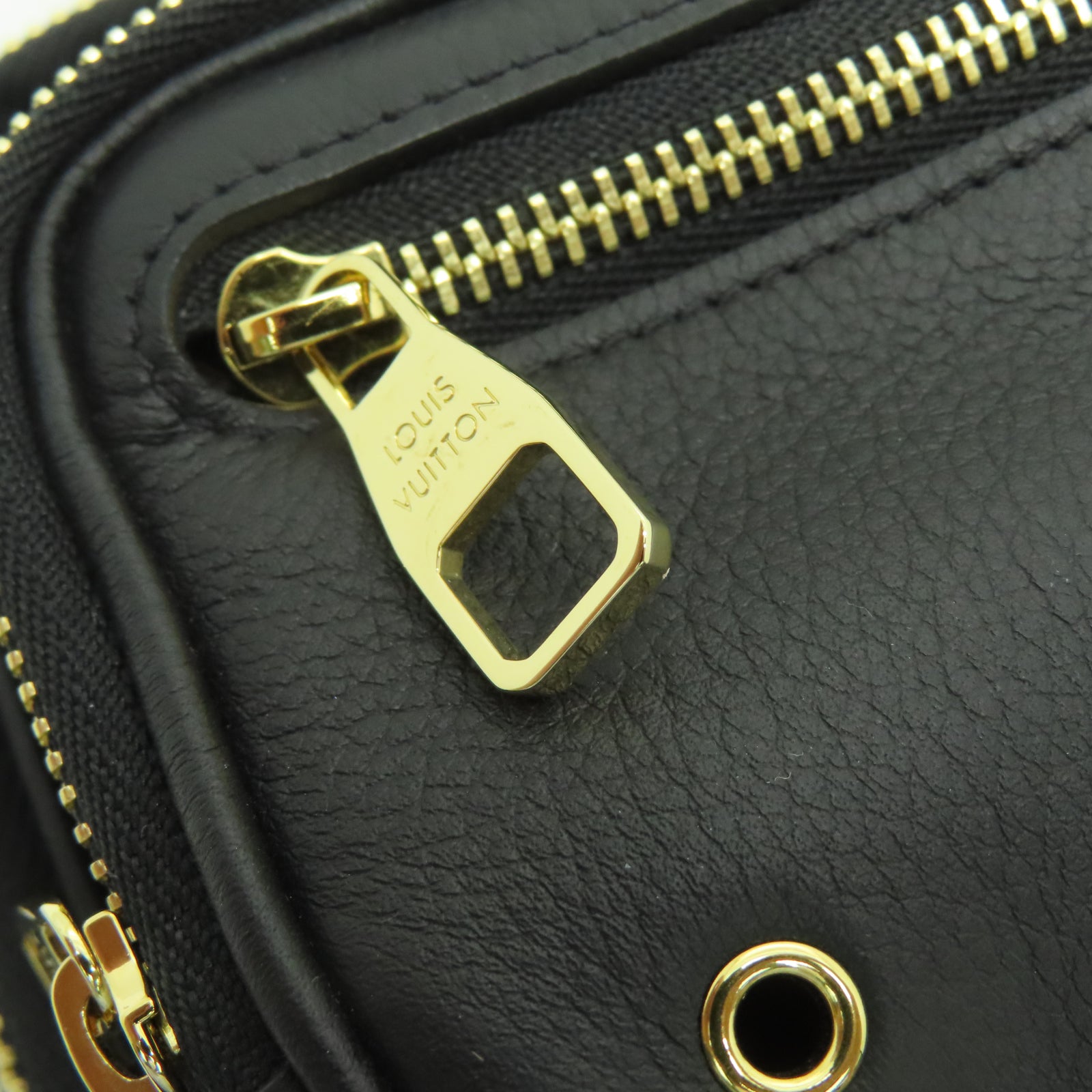 LOUIS VUITTON Cowhide Leather Utility Gold Buckle Shoulder Bag Black