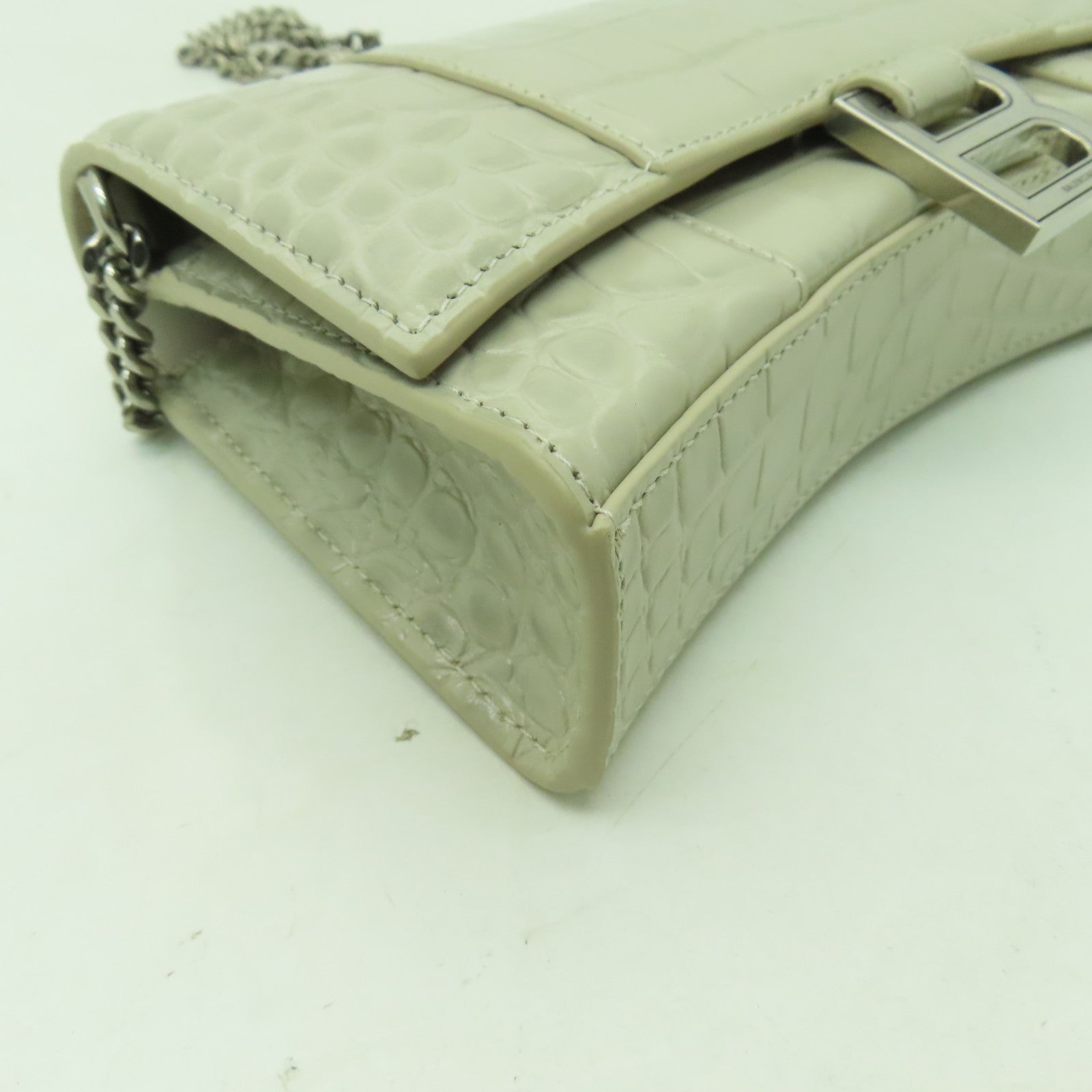 BALENCIAGA 牛皮皮革Wallet On Chain銀扣鏈帶肩背袋米色