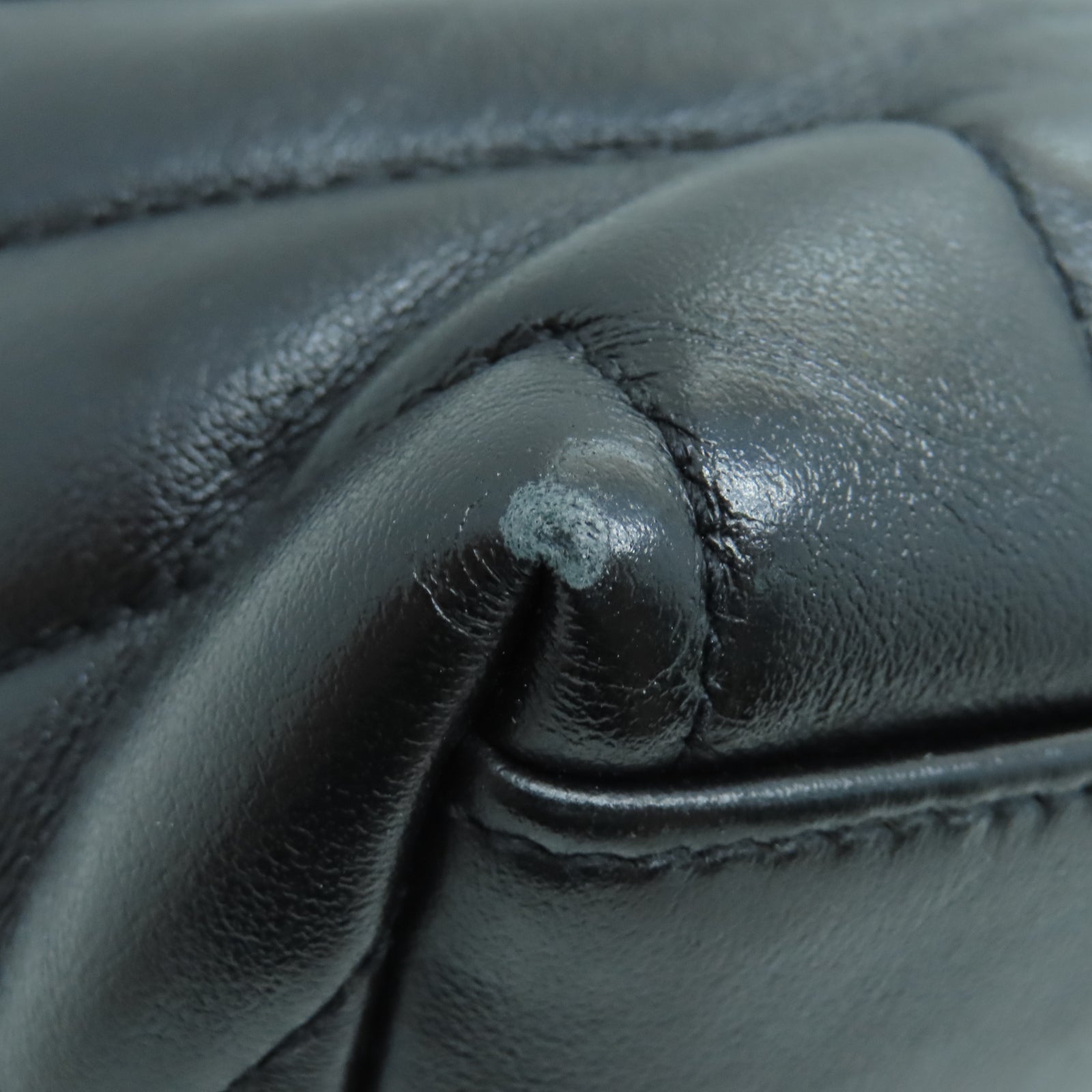 SAINT LAURENT 斜紋牛皮皮革Loulou銀扣肩背袋黑色