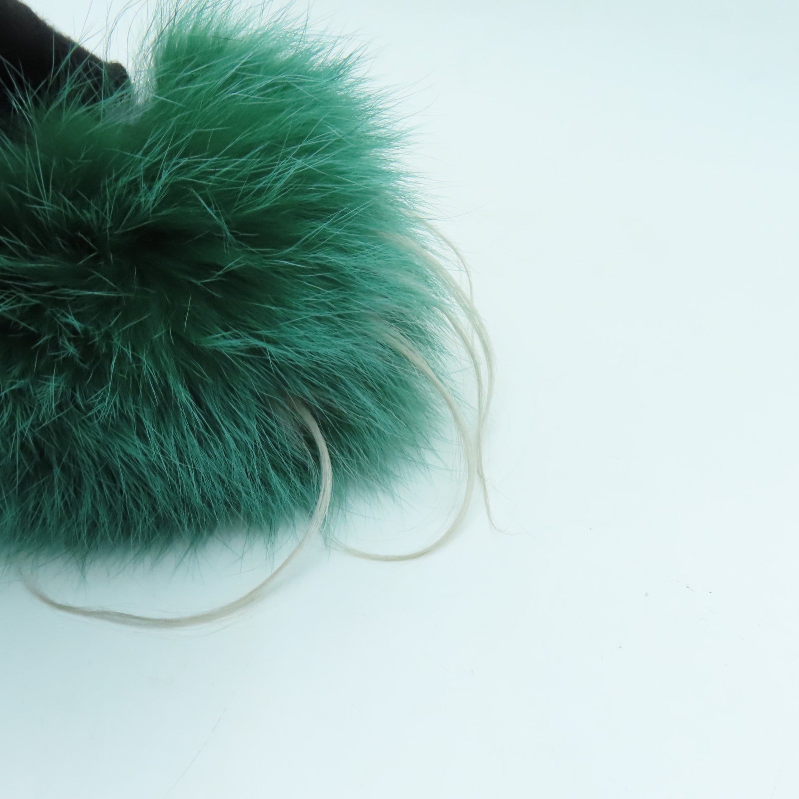 FENDI 毛茸Monster Bug Charm金扣掛飾綠色