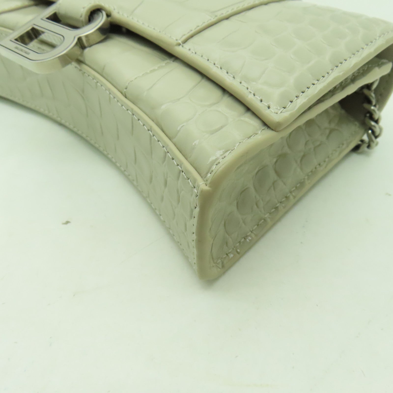 BALENCIAGA 牛皮皮革Wallet On Chain銀扣鏈帶肩背袋米色