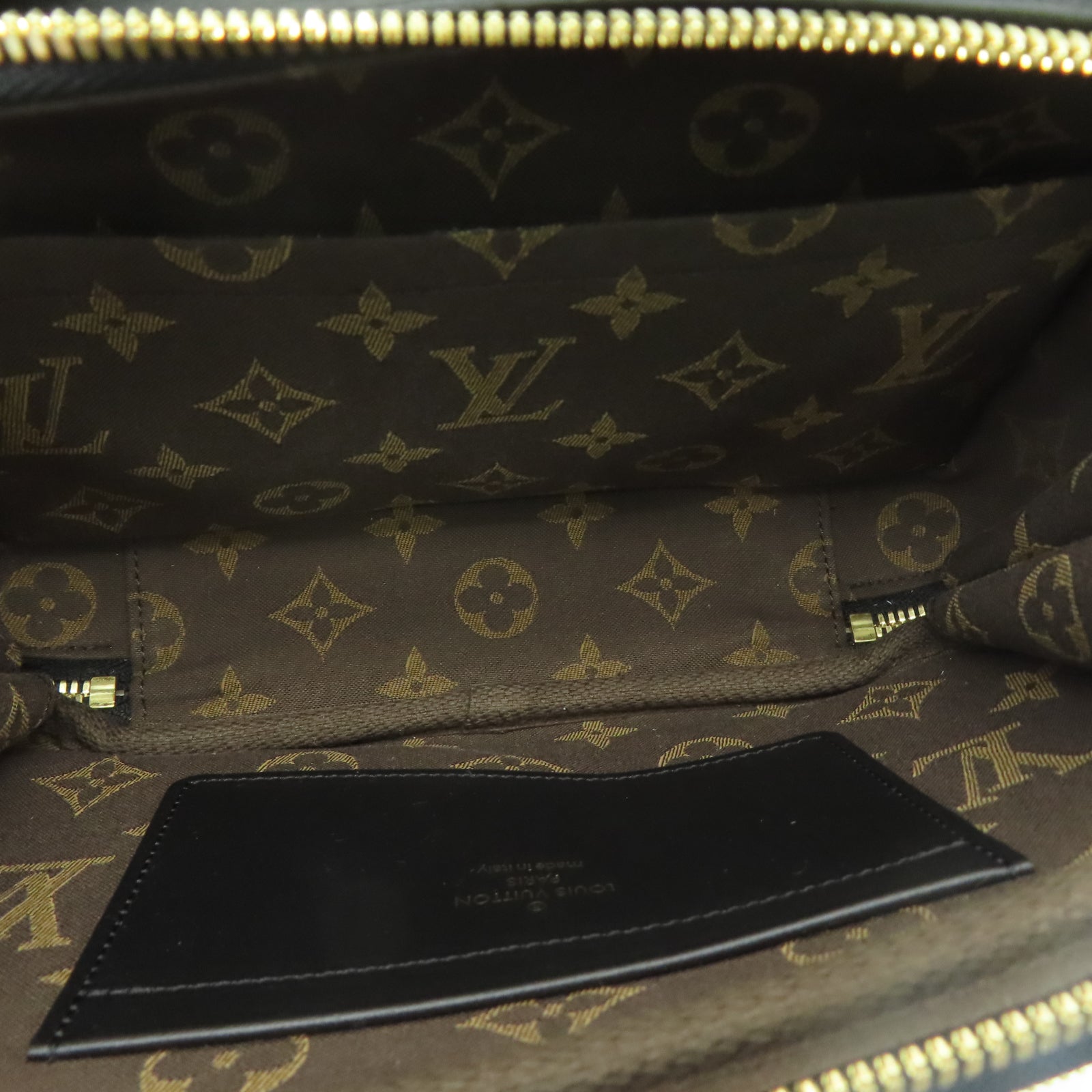 LOUIS VUITTON Cowhide Leather Utility Gold Buckle Shoulder Bag Black