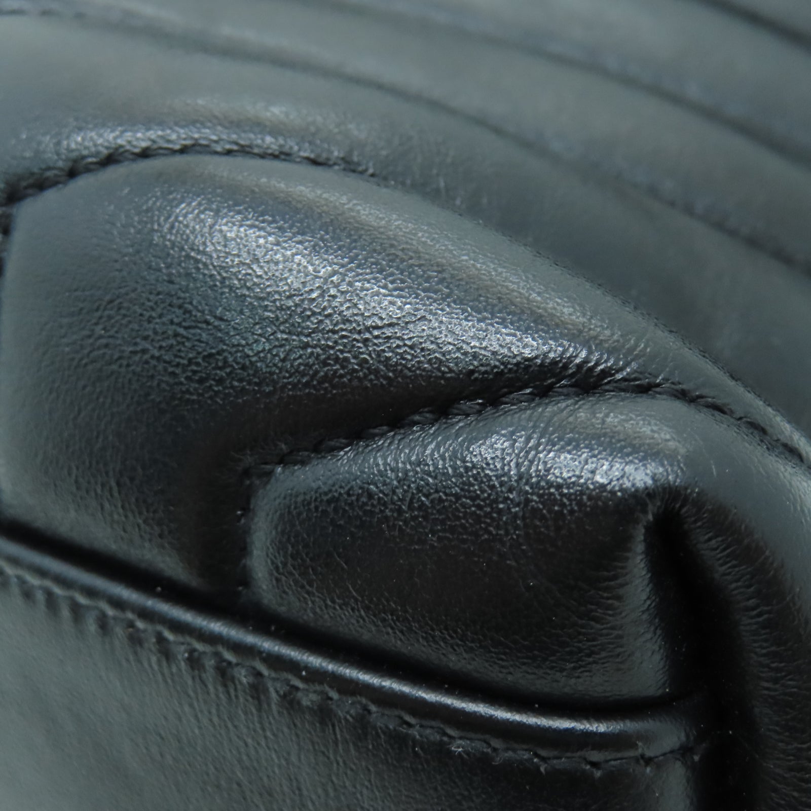 SAINT LAURENT 斜紋牛皮皮革Loulou銀扣肩背袋黑色