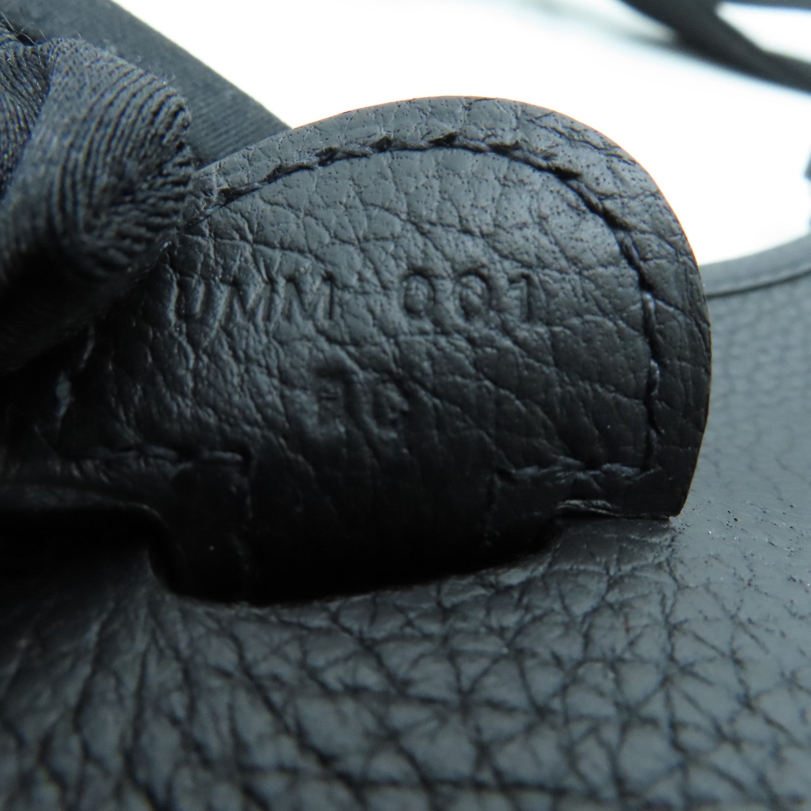 HERMES Clemence皮革Evelyne PM One Shoulder银扣肩背袋黑色