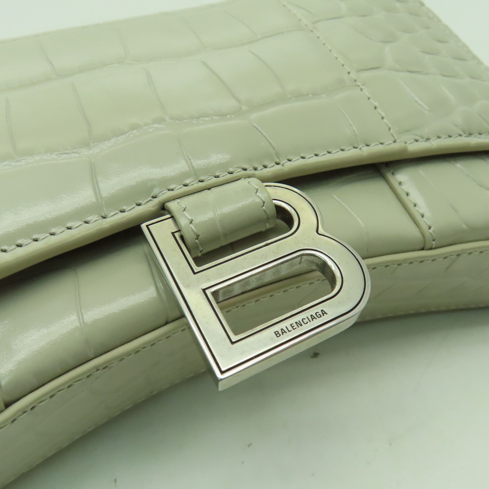 BALENCIAGA 牛皮皮革Wallet On Chain銀扣鏈帶肩背袋米色