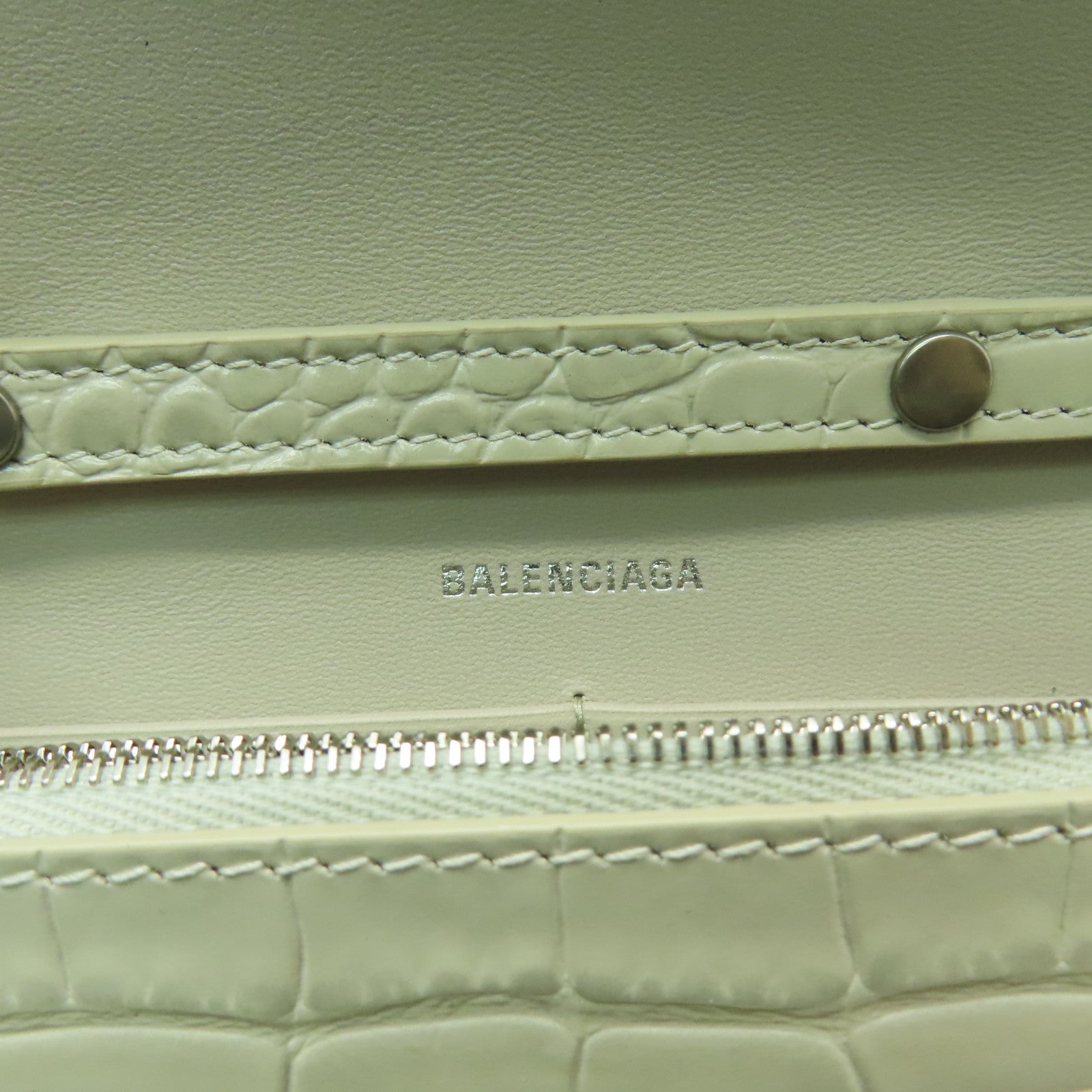 BALENCIAGA 牛皮皮革Wallet On Chain銀扣鏈帶肩背袋米色