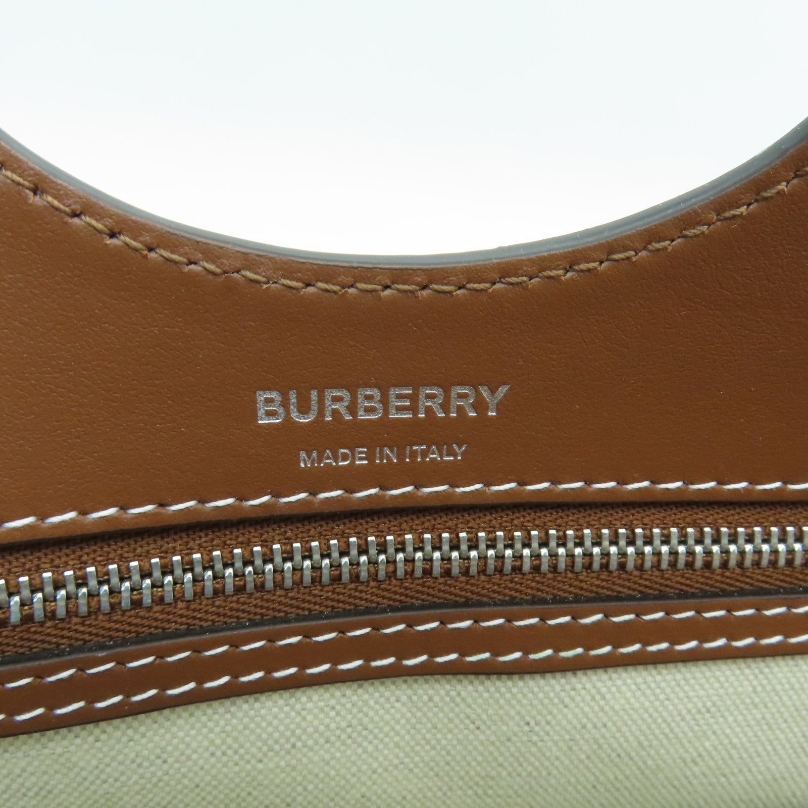 BURBERRY帆布/皮革Pocket Bag银扣手挽肩背两用袋黑色/啡色