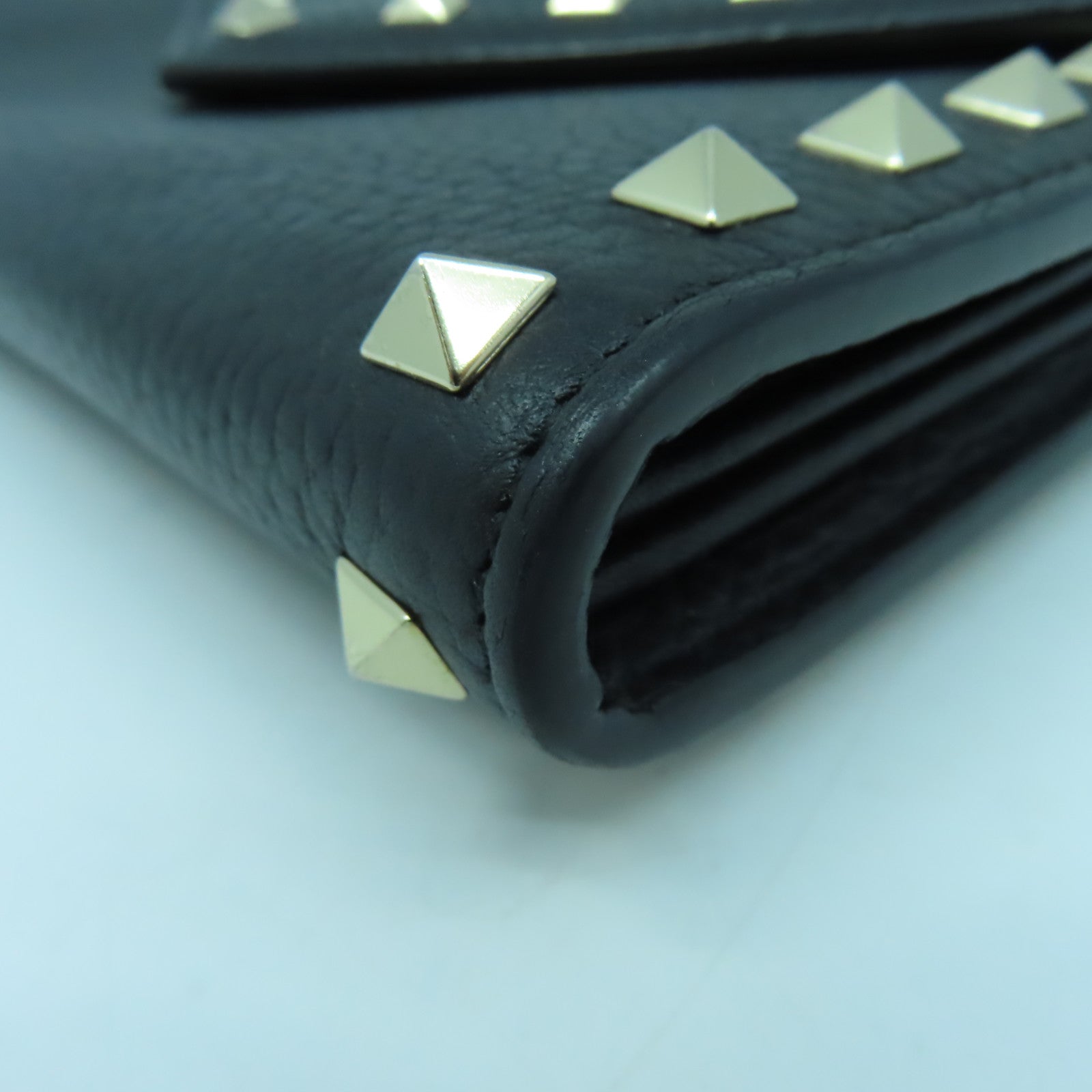 Valentino 牛皮皮革Chain Shoulder金扣鏈帶肩背袋黑色