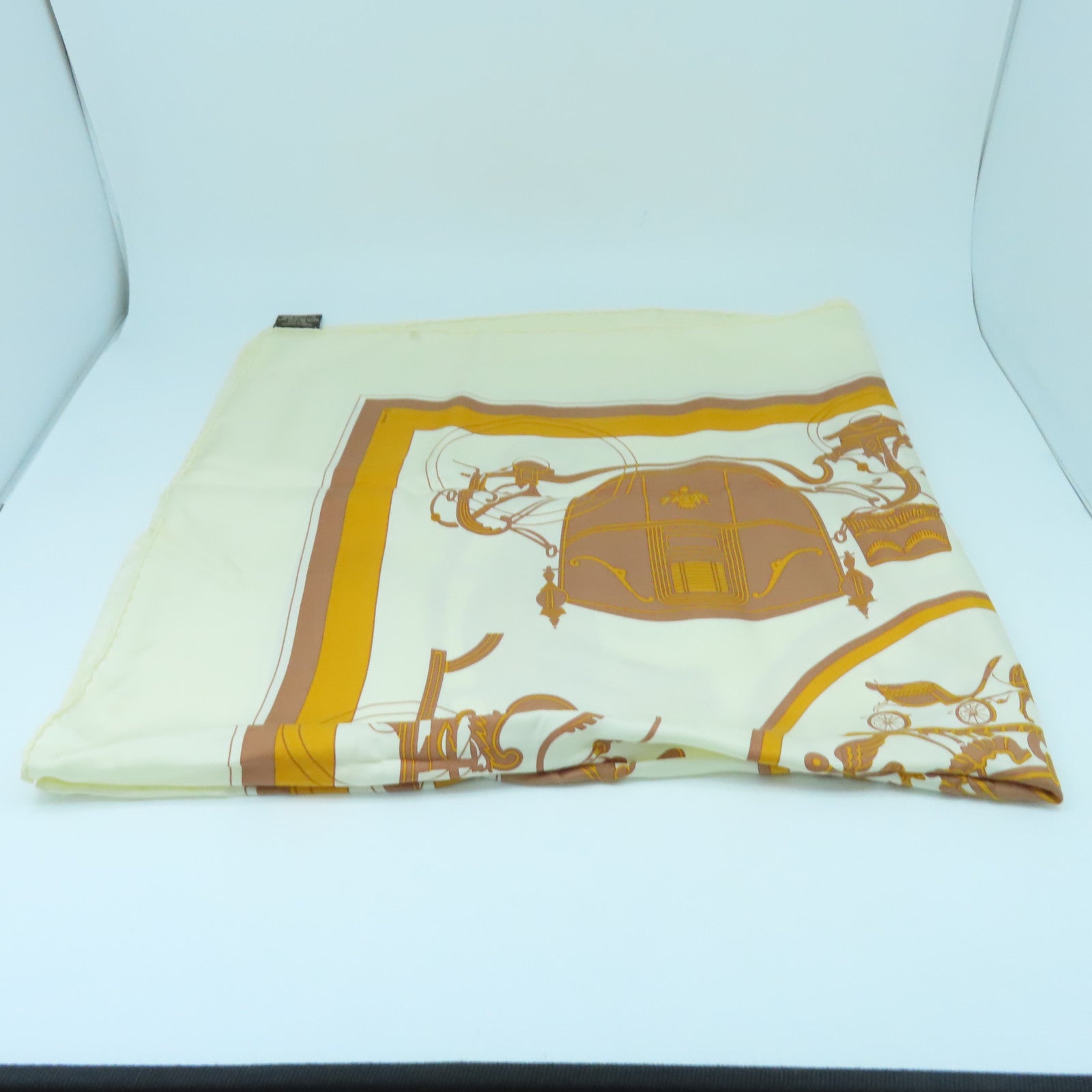 HERMES 絲質Scarf絲巾杏色/啡色/金色