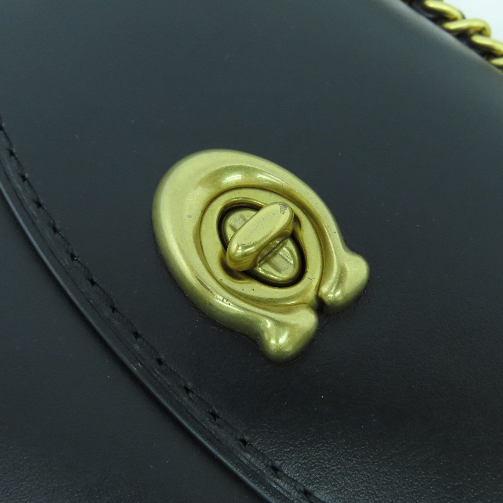 COACH 牛皮皮革Backpack金扣鏈帶肩背袋黑色