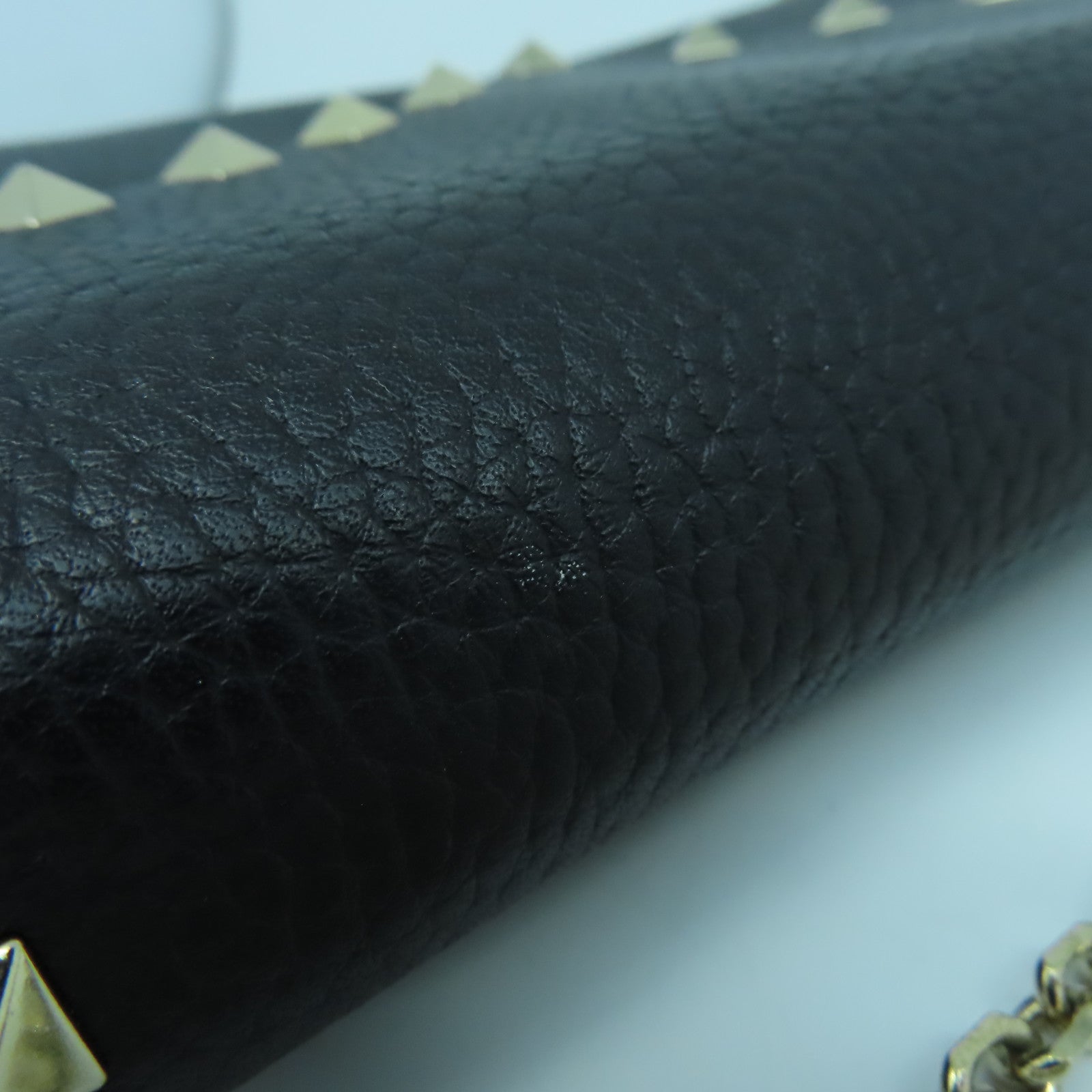 Valentino 牛皮皮革Chain Shoulder金扣鏈帶肩背袋黑色