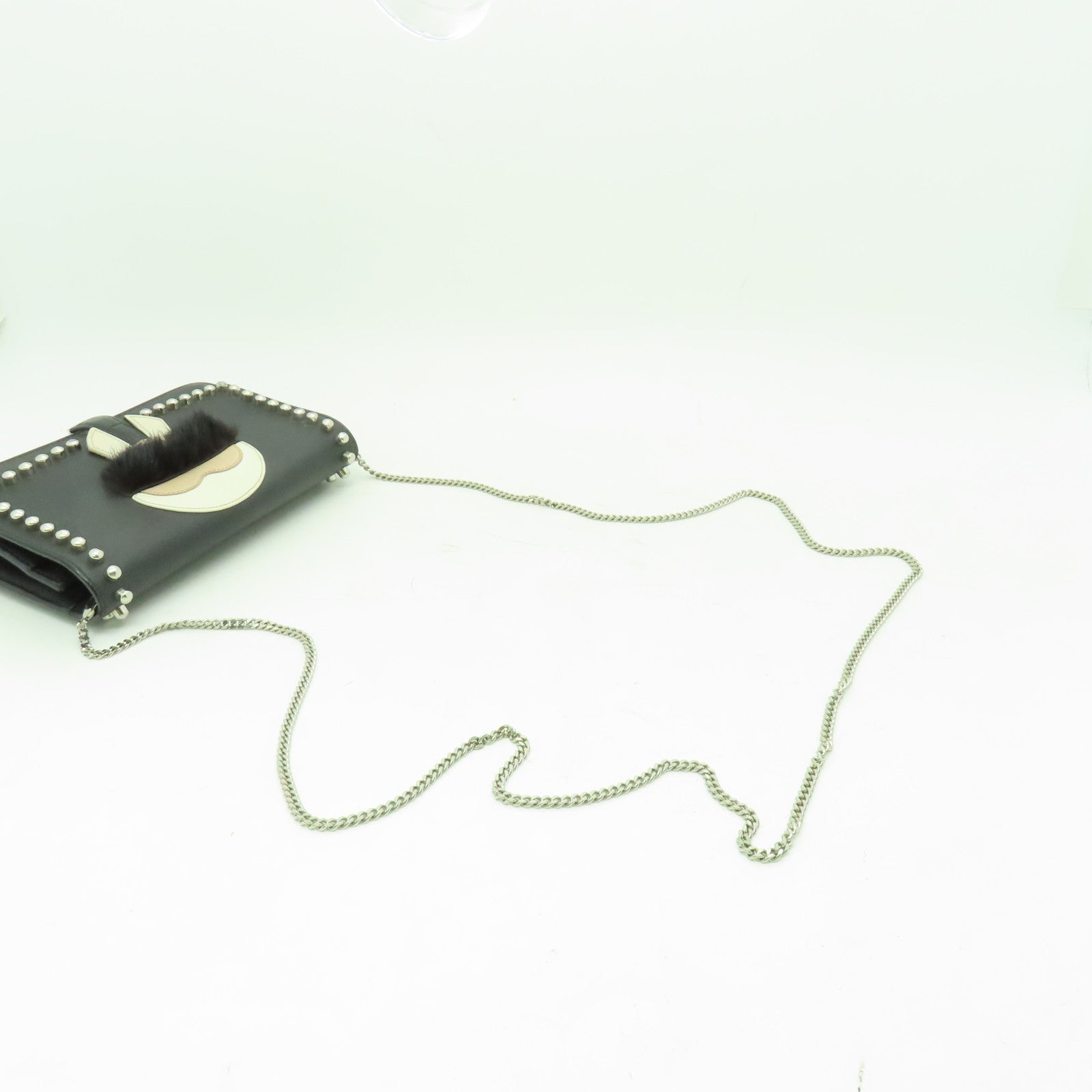 FENDI 牛皮皮革Karlito WOC銀扣鏈帶肩背袋黒色