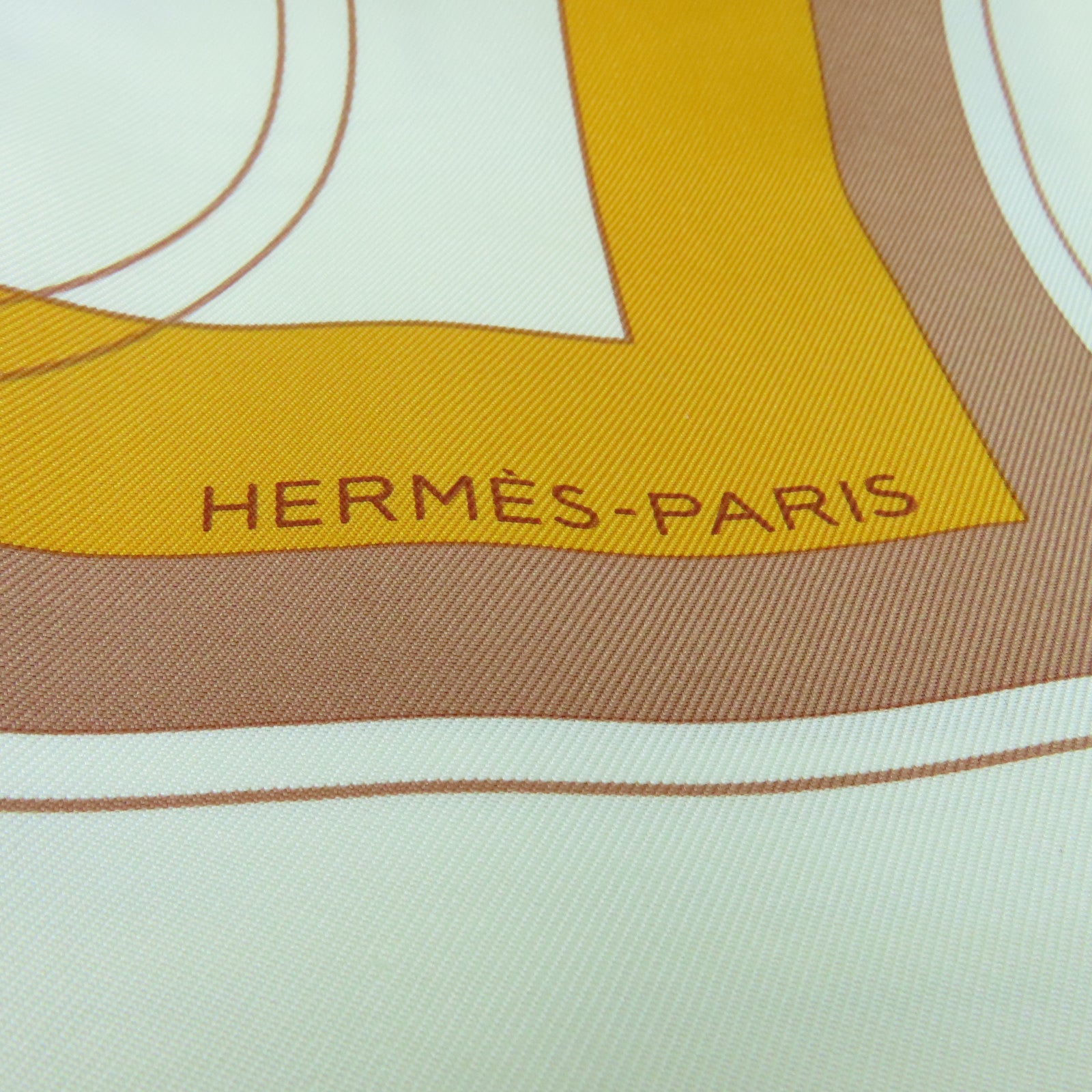 HERMES 絲質Scarf絲巾杏色/啡色/金色