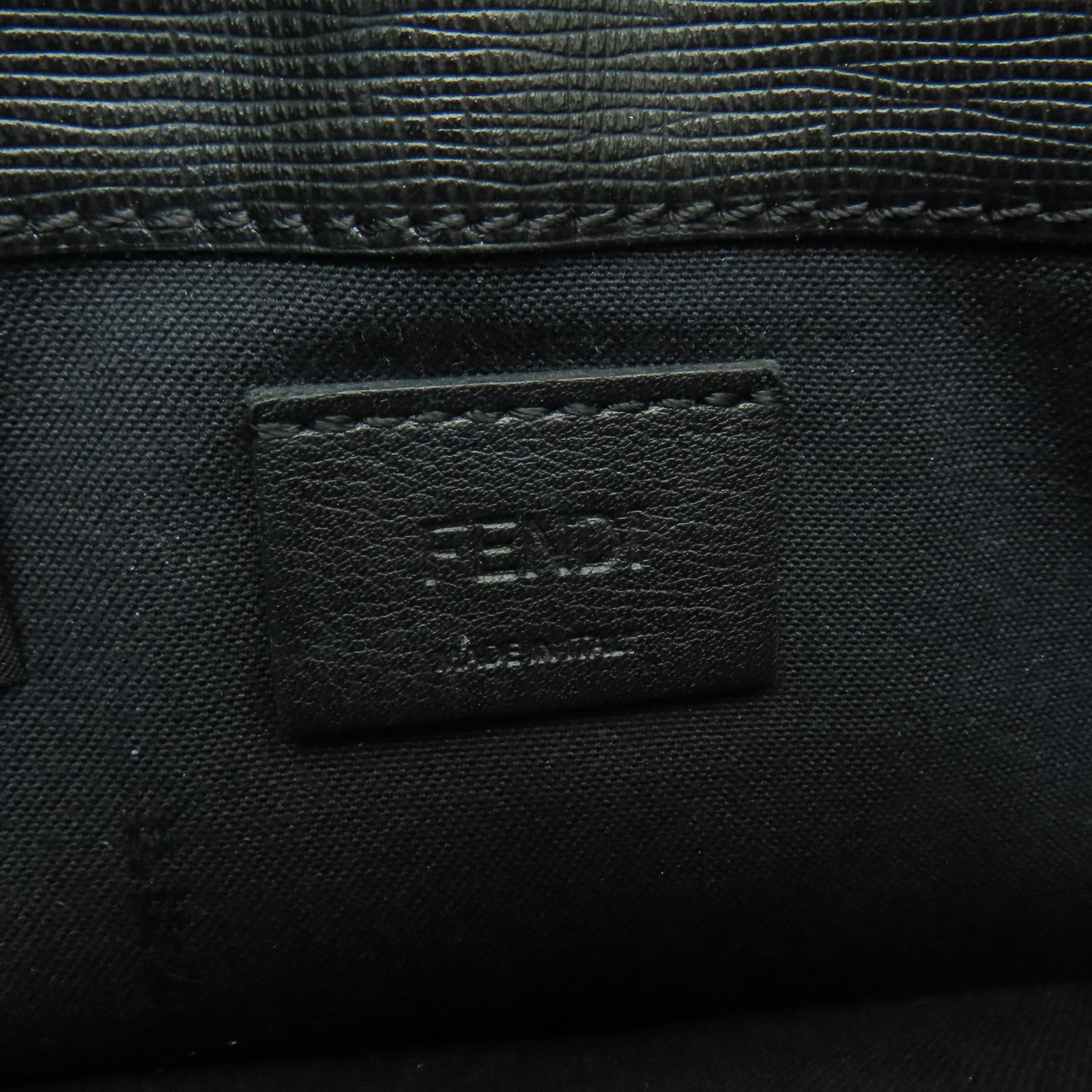 FENDI 牛皮皮革Karlito WOC銀扣鏈帶肩背袋黒色