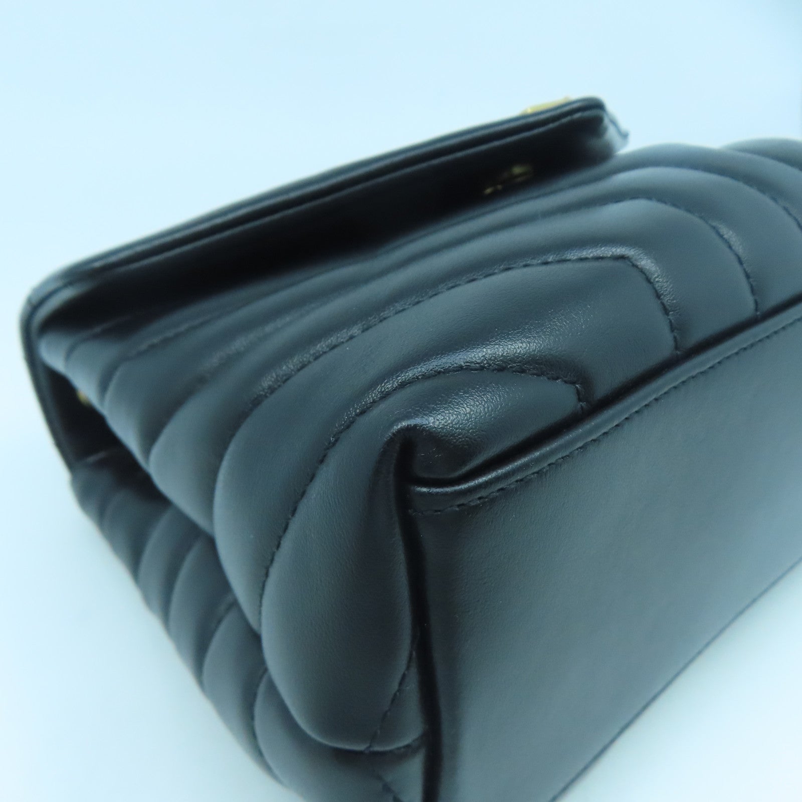 SAINT LAURENT 牛皮皮革Lou Lou金扣鏈帶肩背袋黑色