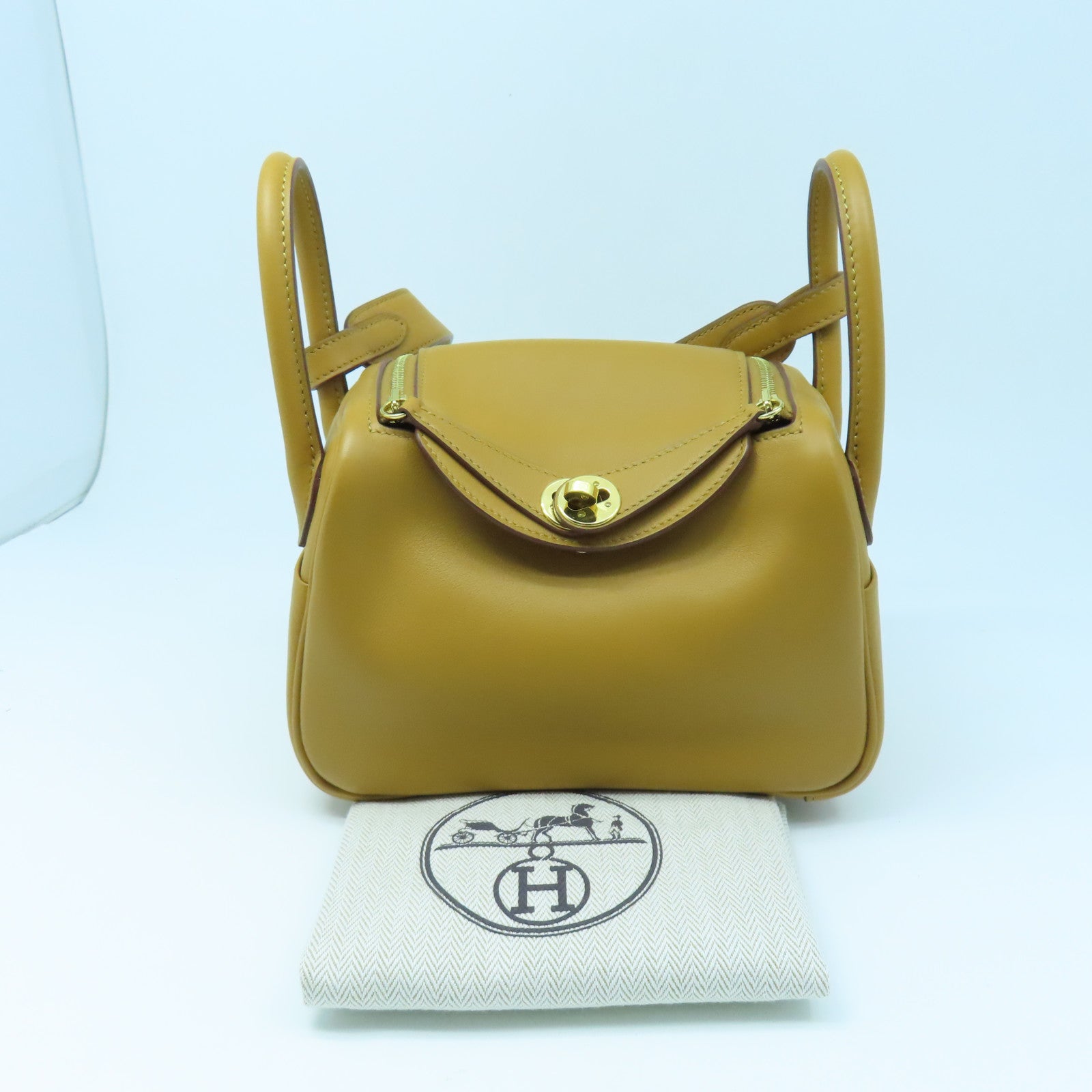 HERMES Swift Leather Mini Lindy Gold Buckle Handle Shoulder Bag Sesame Color