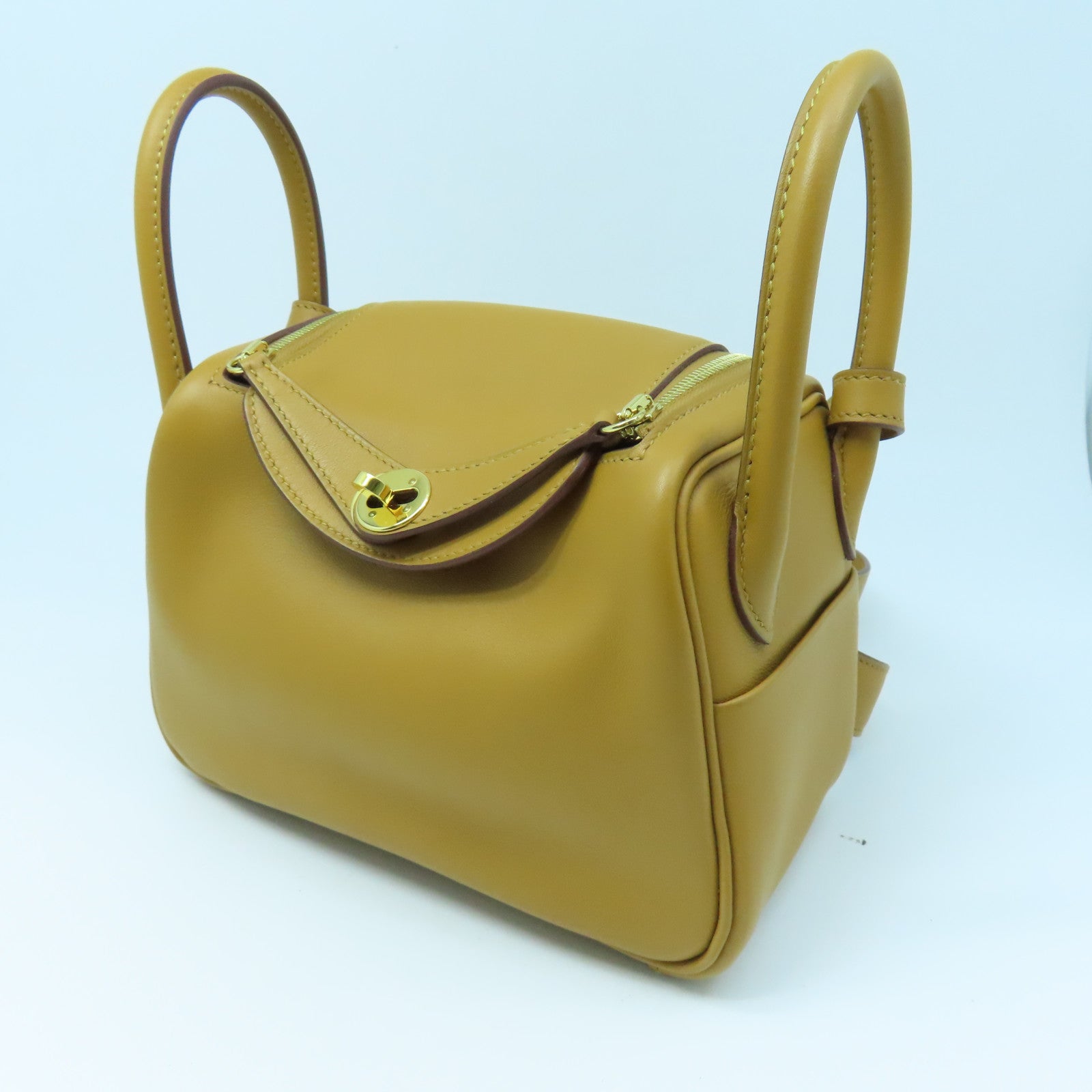HERMES Swift Leather Mini Lindy Gold Buckle Handle Shoulder Bag Sesame Color