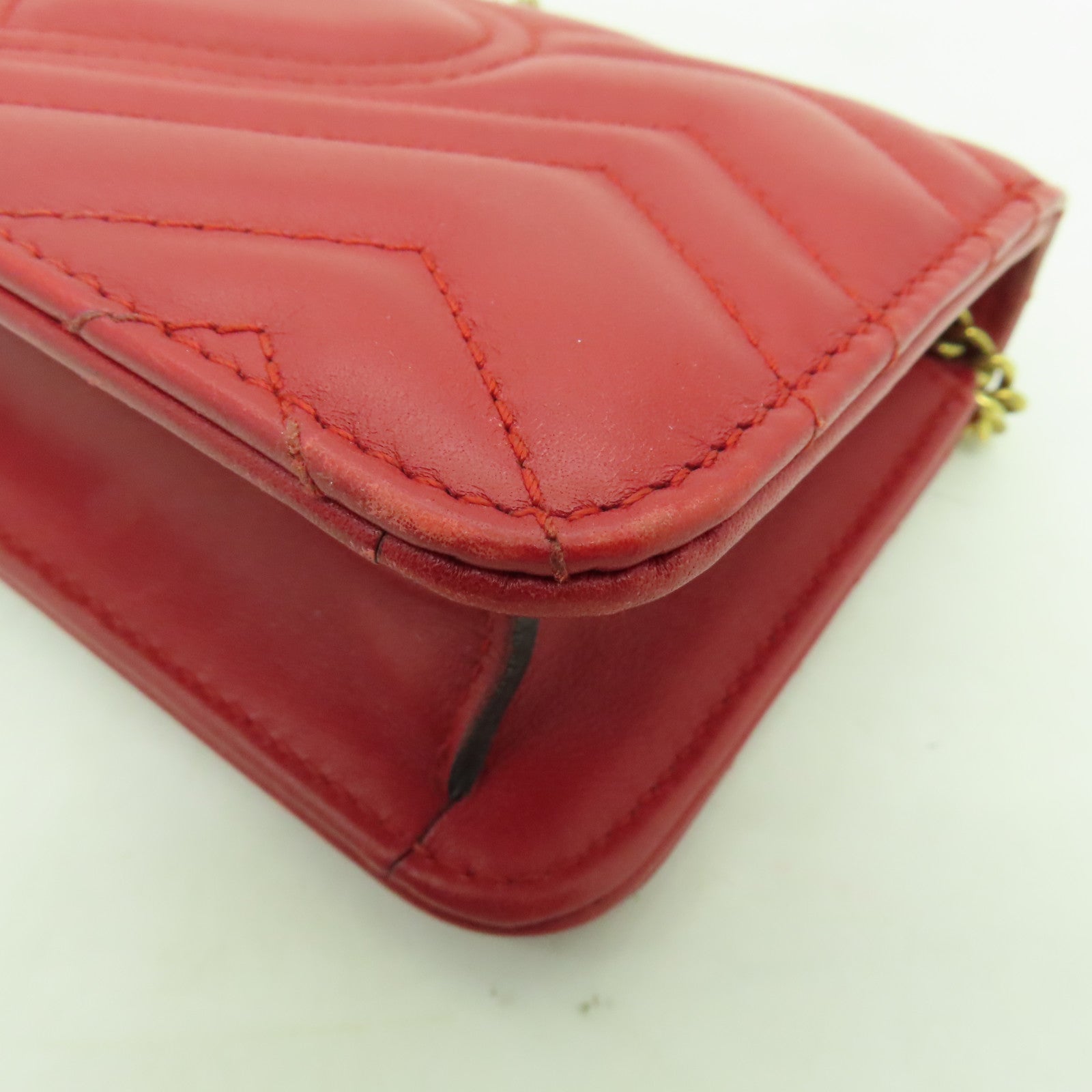 GUCCI 牛皮皮革GG Marmont Mini金扣鏈帶肩背袋紅色