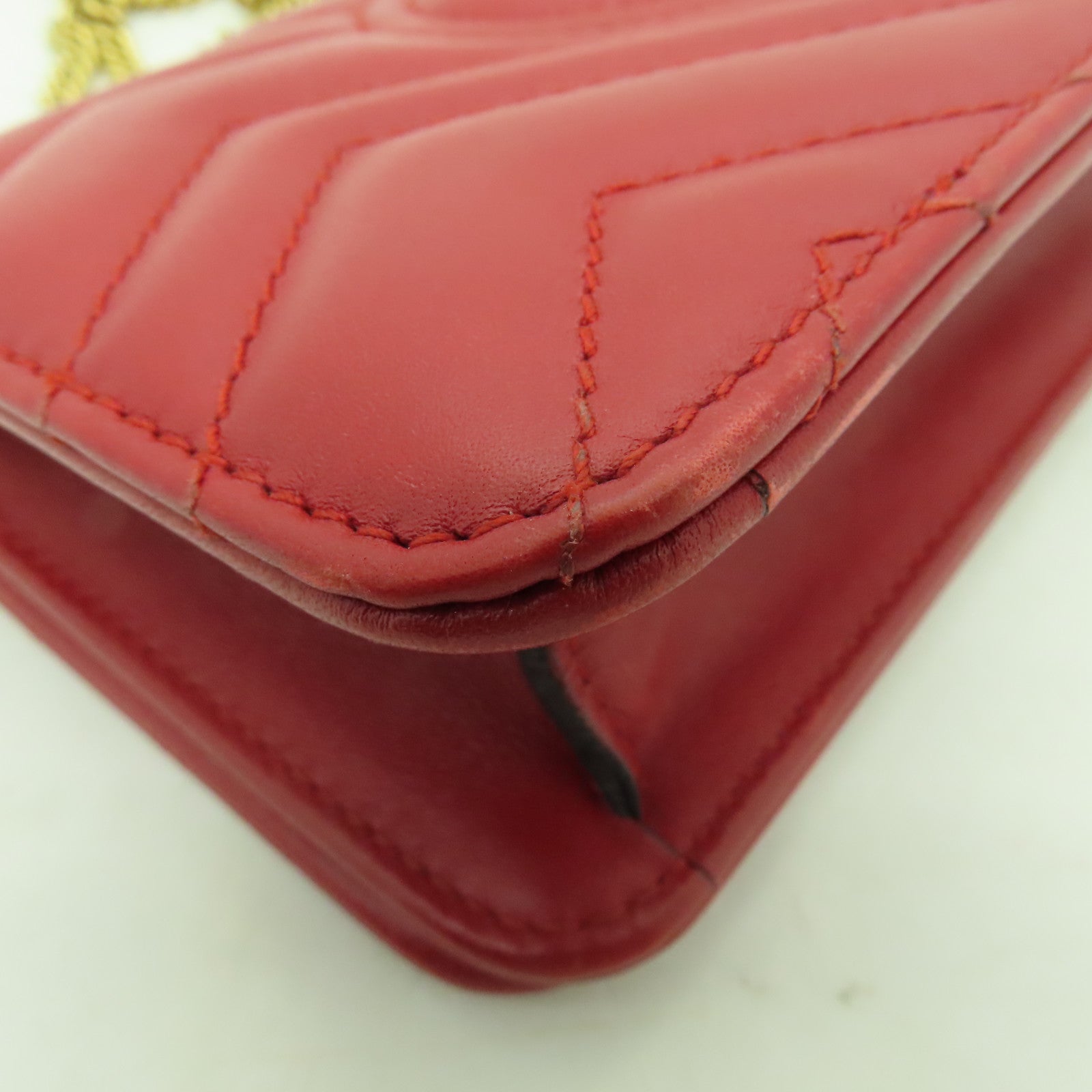 GUCCI 牛皮皮革GG Marmont Mini金扣鏈帶肩背袋紅色