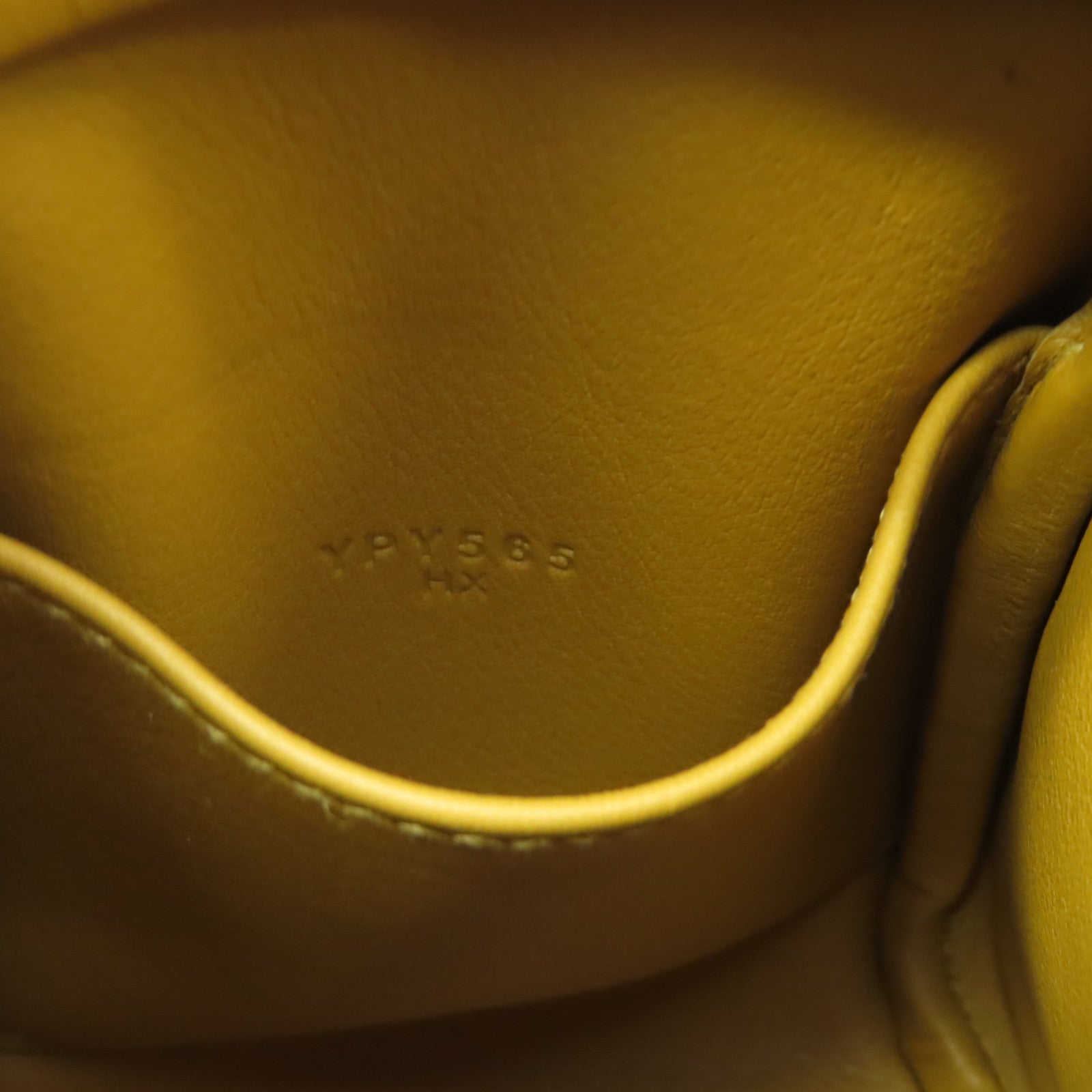 HERMES Swift Leather Mini Lindy Gold Buckle Handle Shoulder Bag Sesame Color