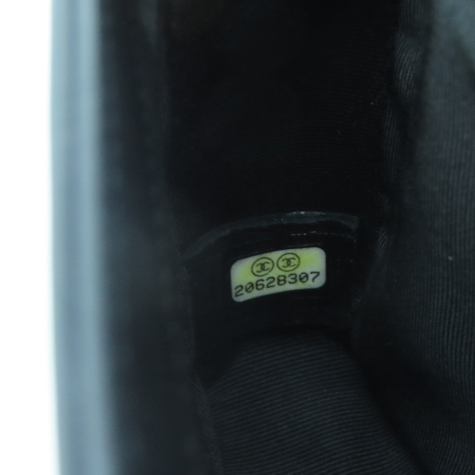 CHANEL 菱格漆皮皮革Boy Chanel銀扣鏈帶肩背袋黑色