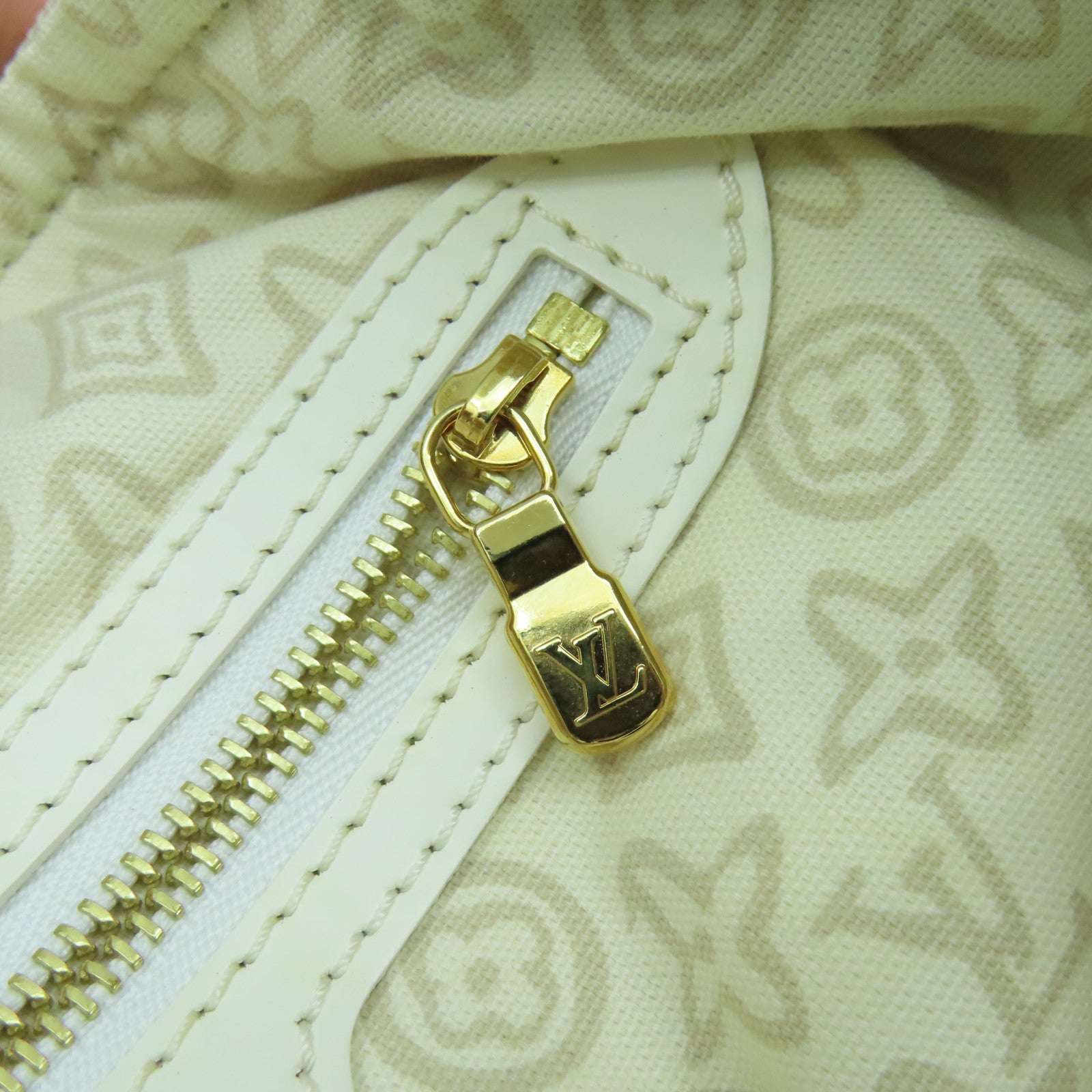 LOUIS VUITTON 帆布/皮革Tahitienne PM金扣手挽袋米色