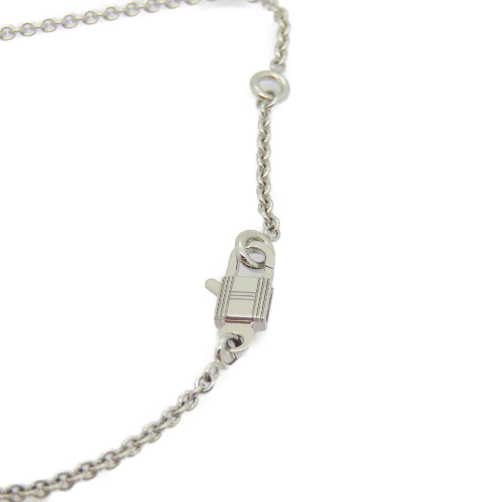 HERMES 18K白金Amuletts Constance Pendant 0.44ct钻石项链