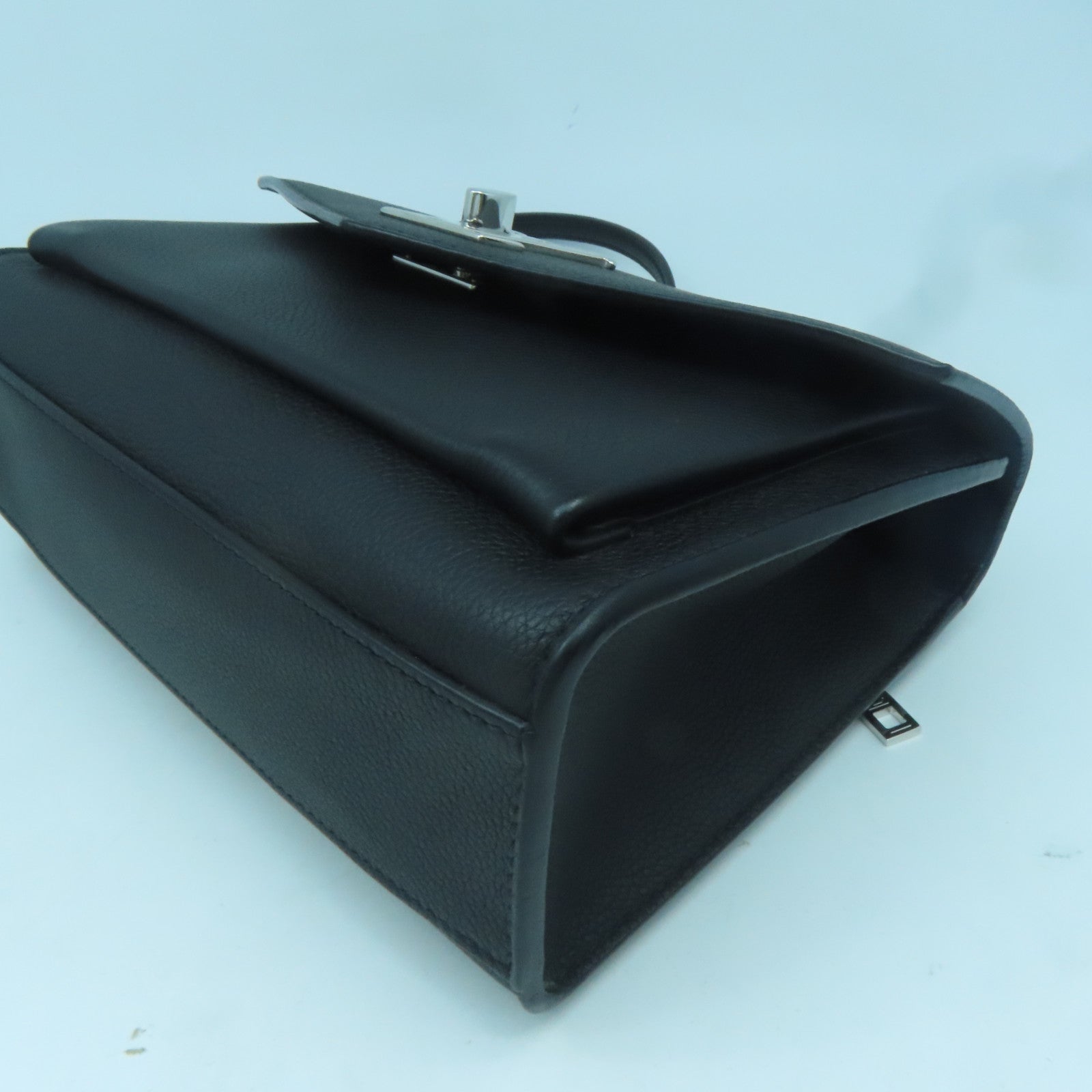 LOUIS VUITTON 牛皮皮革Mylockme BB銀扣鏈帶肩背袋黒色