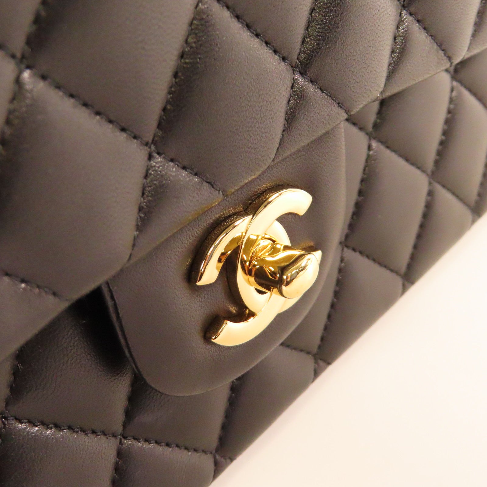 CHANEL 菱格羊皮皮革Classic 25 Chain Shoulder Bag金扣鏈帶肩背袋黑色