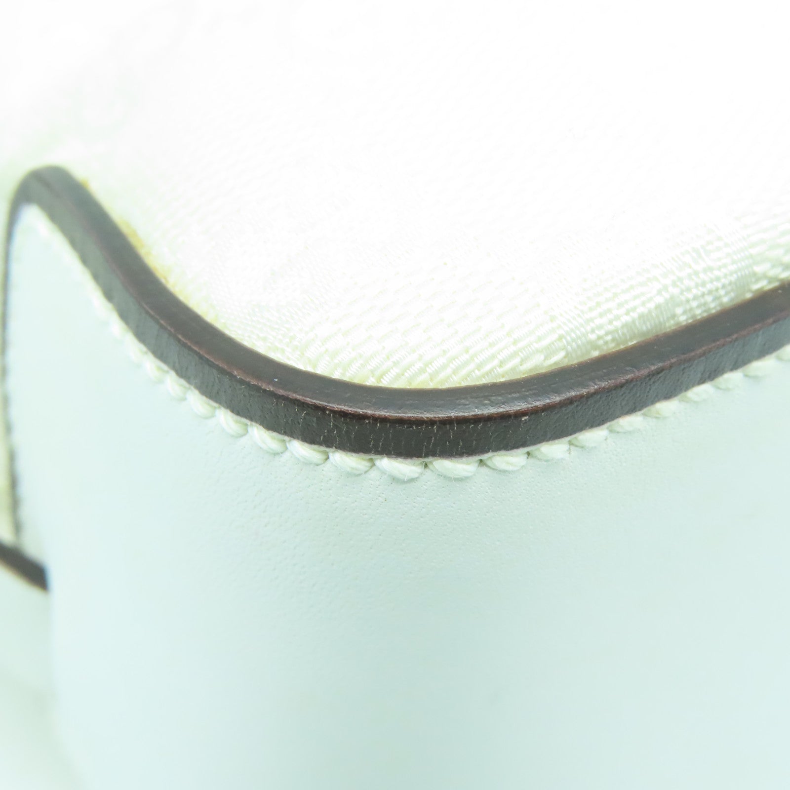 GUCCI 帆布Handbag银扣手挽袋白色