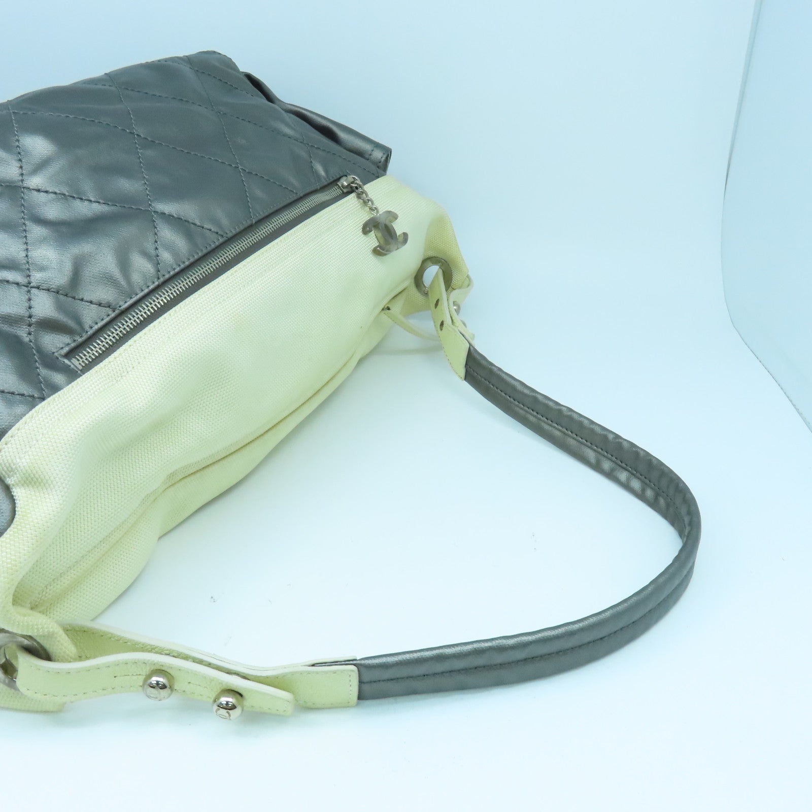 CHANEL 菱格帆布/塗層帆布Shoulder Bag銀扣肩背袋白色/銀色
