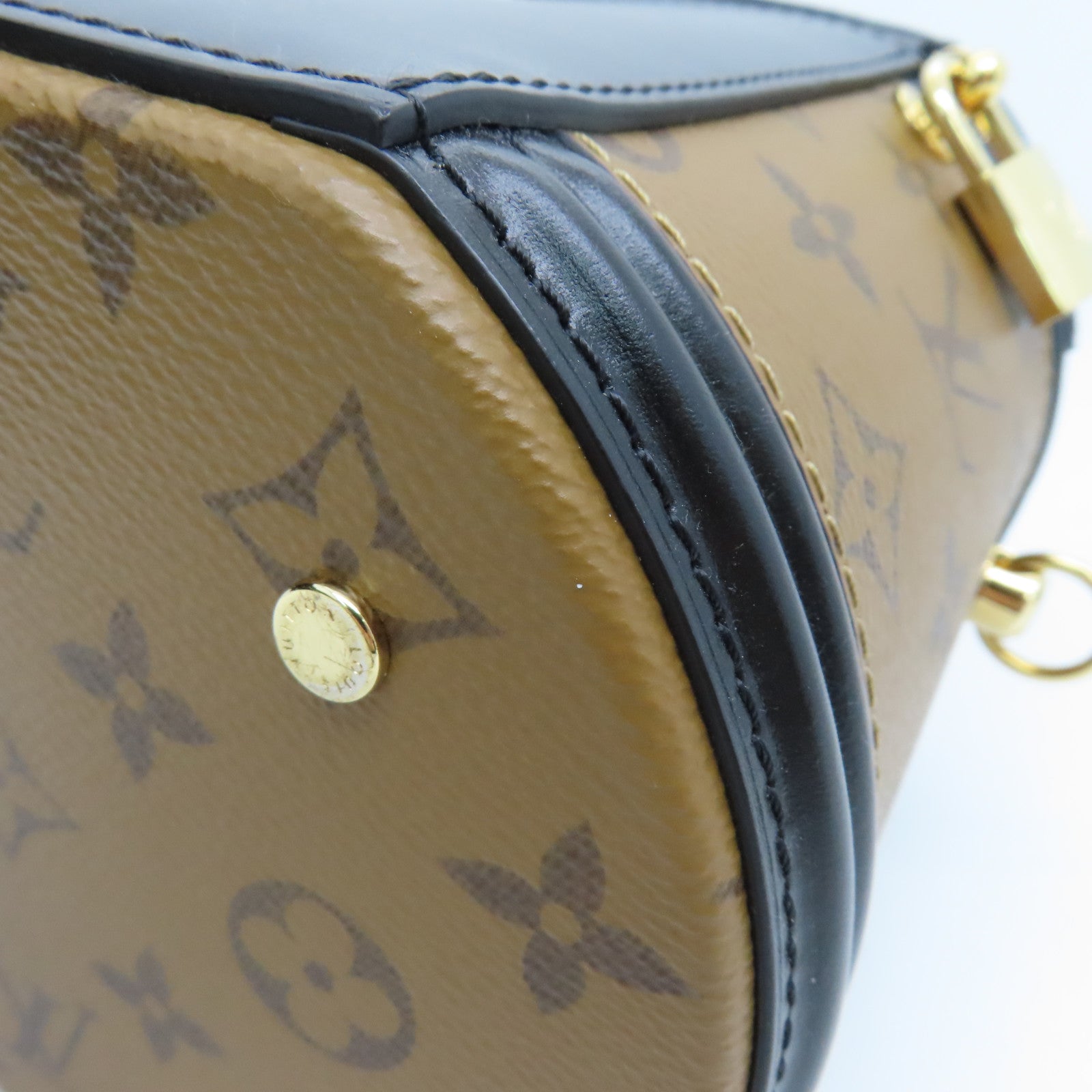 LOUIS VUITTON Monogram Reverse Cannes金扣肩背袋啡色