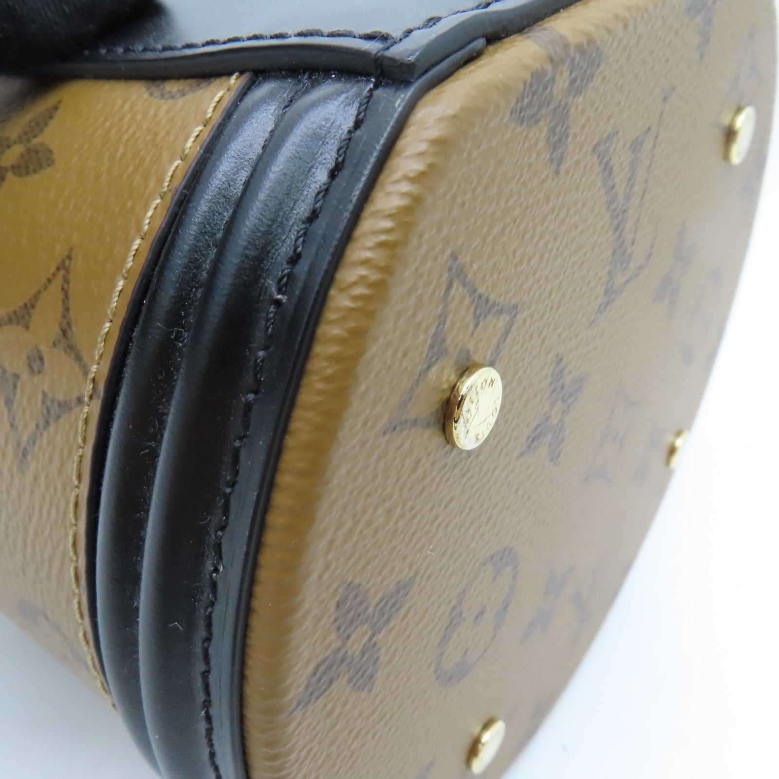 LOUIS VUITTON Monogram Reverse Cannes金扣肩背袋啡色