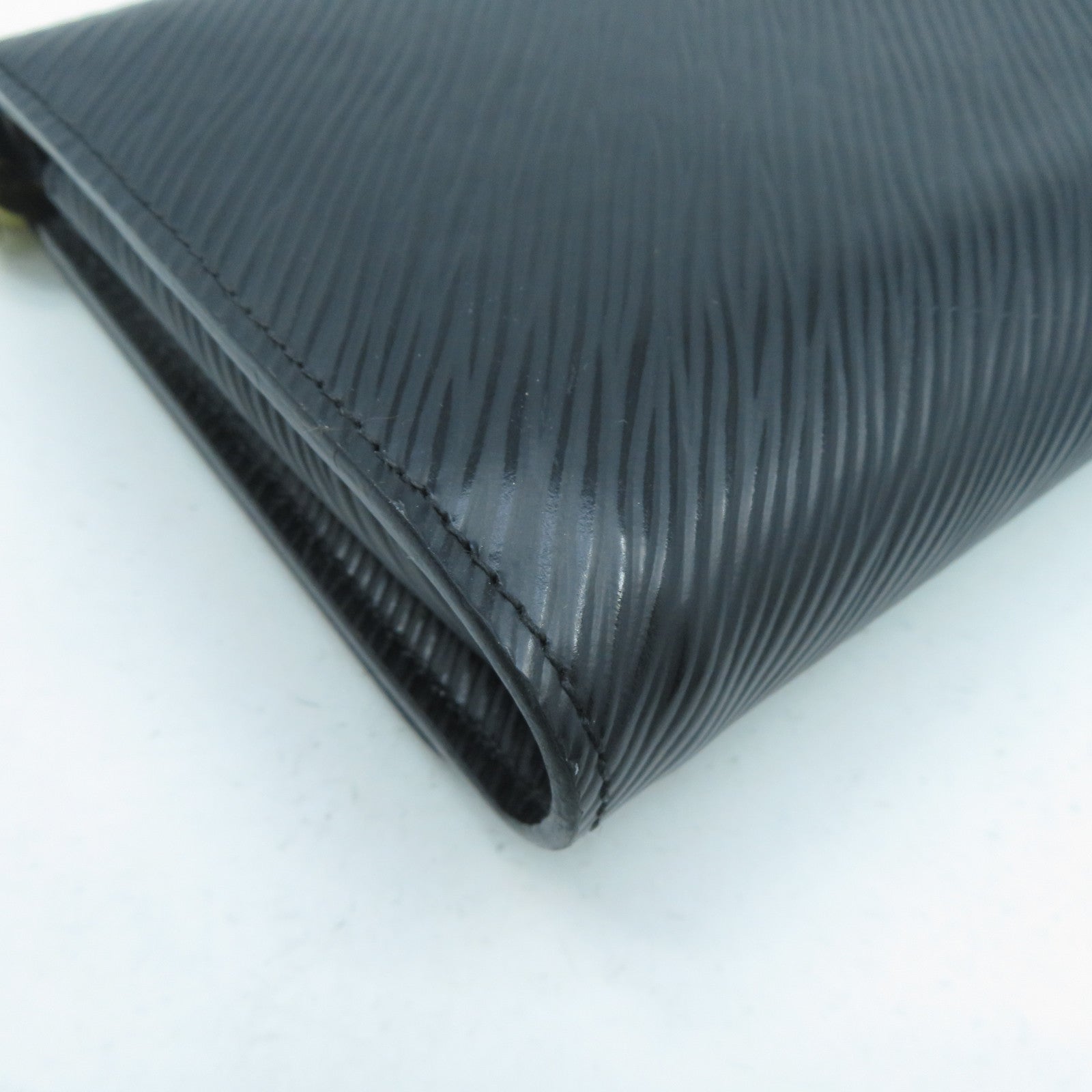 LOUIS VUITTON Epi Portefeuille Twist金扣鏈帶肩背袋黑色