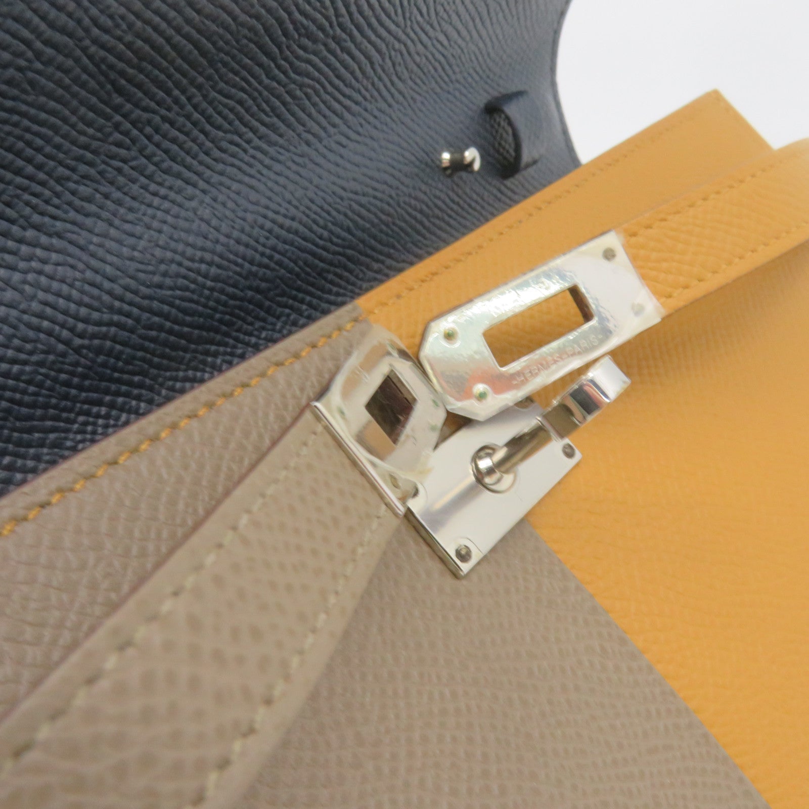 HERMES Epsom Leather Kelly To Go Wallet Shoulder Bag Silver Buckle Wallet Shoulder Bag Etain Brown