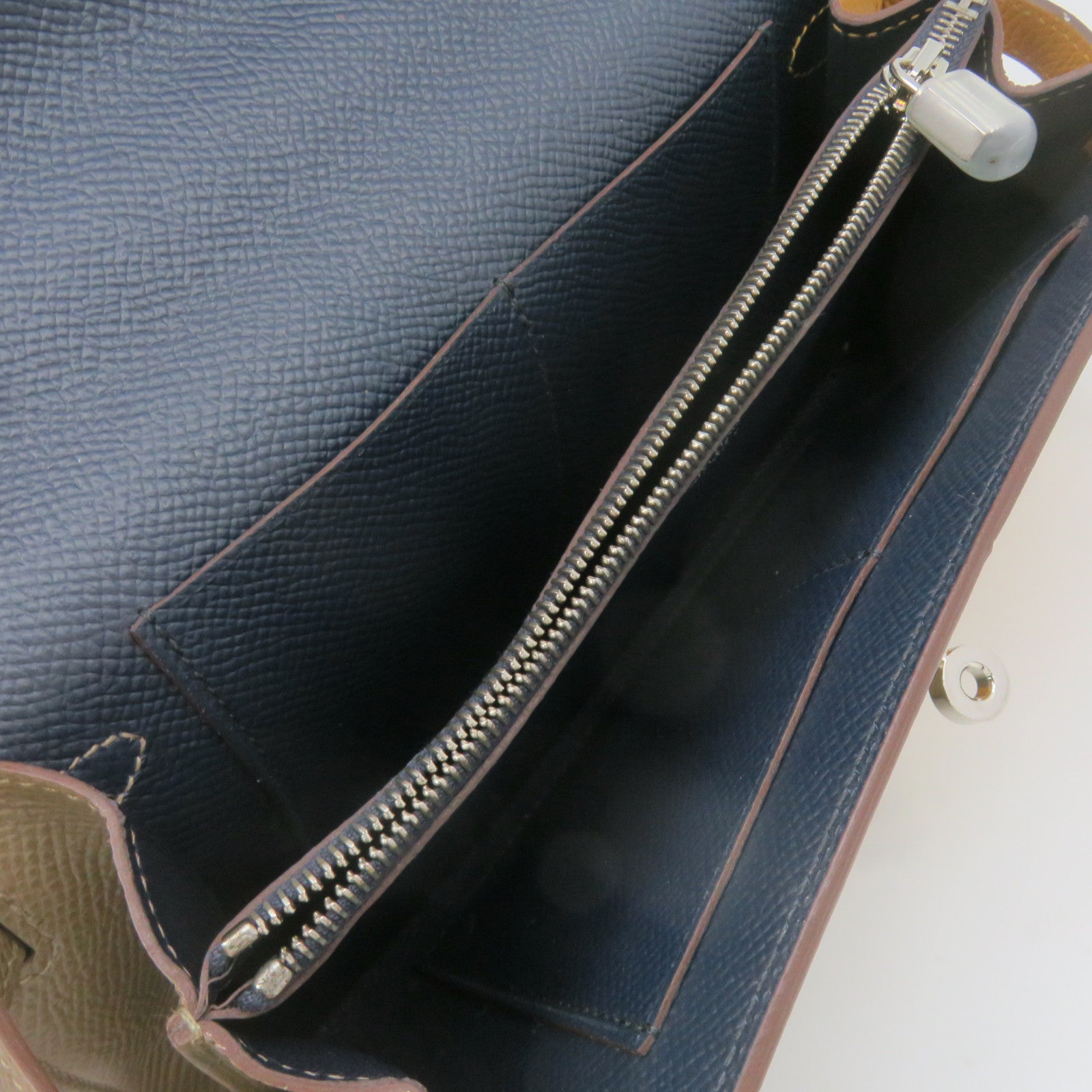 HERMES Epsom Leather Kelly To Go Wallet Shoulder Bag Silver Buckle Wallet Shoulder Bag Etain Brown