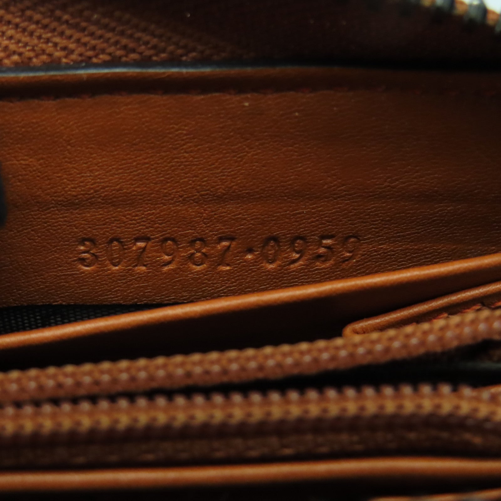 GUCCI Cowhide Leather Zipped Long Wallet Silver Buckle Long Wallet Orange