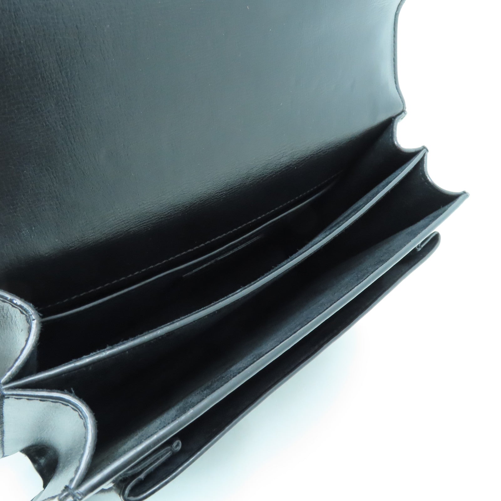 YVES SAINT LAURENT cowhide leather Shoulder Bag silver buckle handle chain shoulder bag black